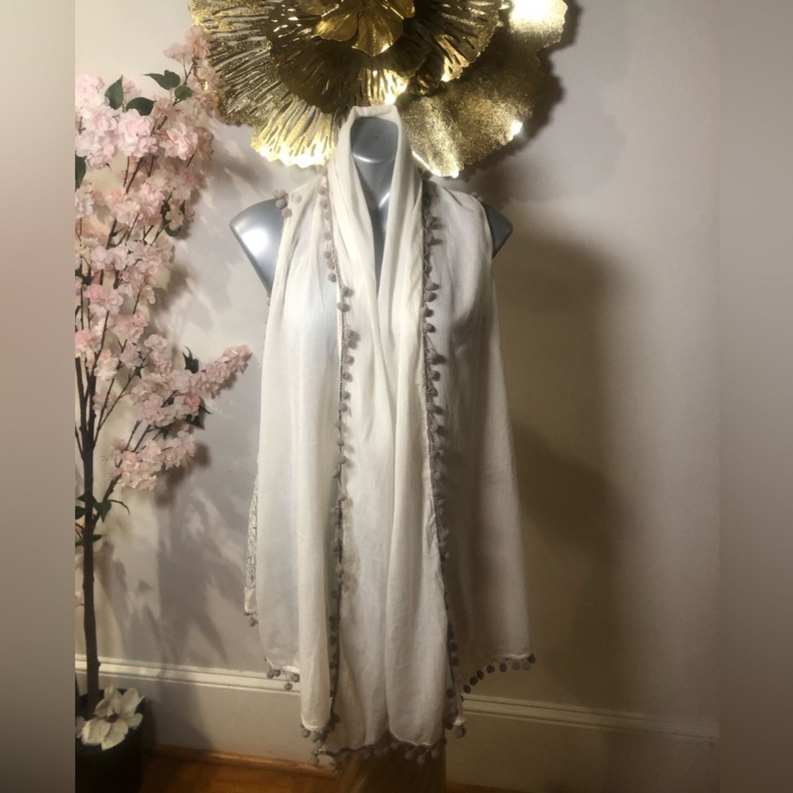 Other Embroidered sleeveless Cardigan pompom trim top Size S / US 4 / IT 40 - 2 Thumbnail