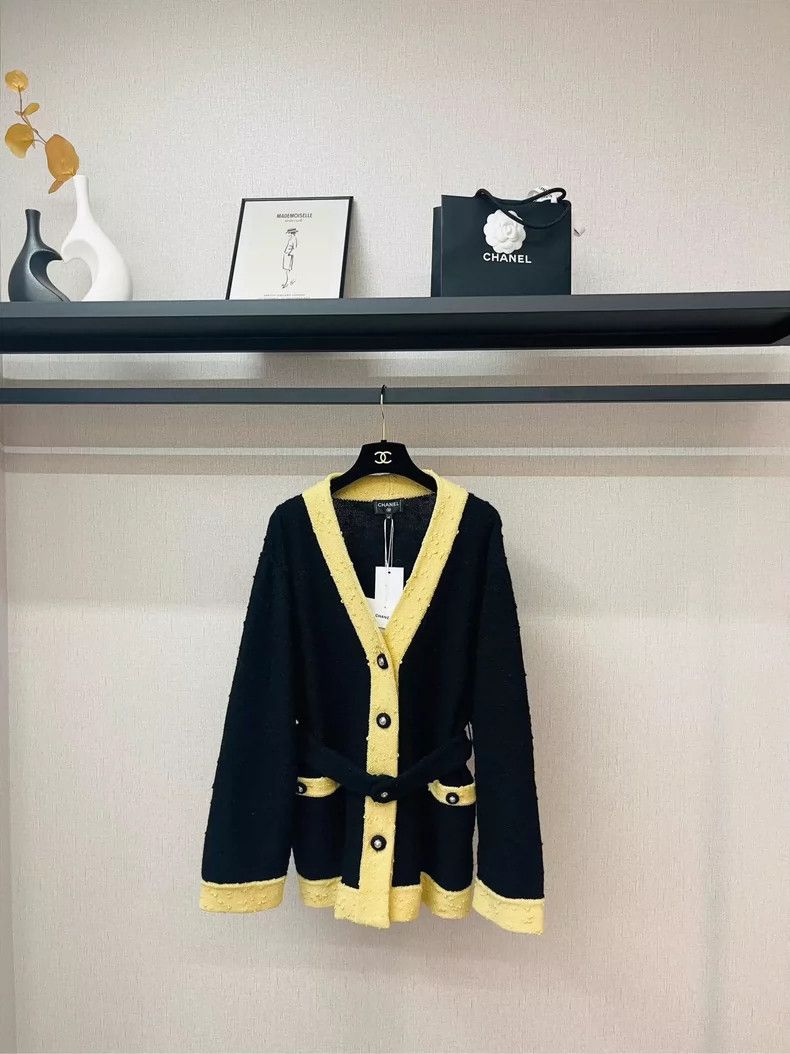 Chanel Chanel 24K Duvier series black and yellow color block v-nec Size M / US 6-8 / IT 42-44 - 1 Thumbnail