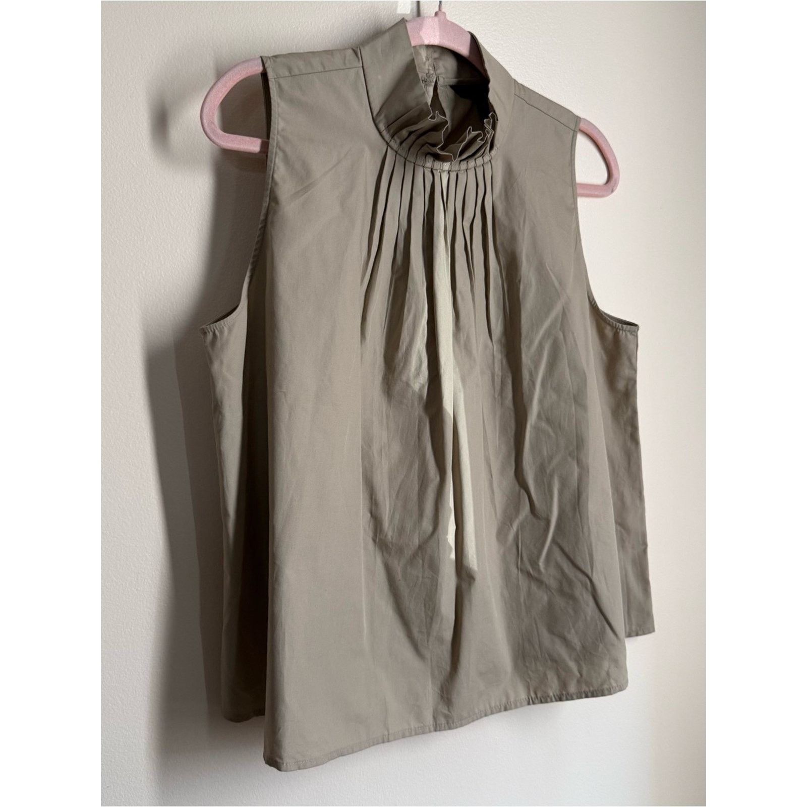 Banana Republic Banana Republic Factory Beige Cotton Pleated Top Size S NWT Size S / US 4 / IT 40 - 1 Thumbnail