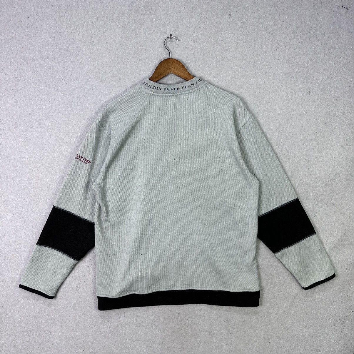 Vintage Vintage Silver Fern New Zealand Modern Sports Sweatshirt Size US M / EU 48-50 / 2 - 6 Thumbnail