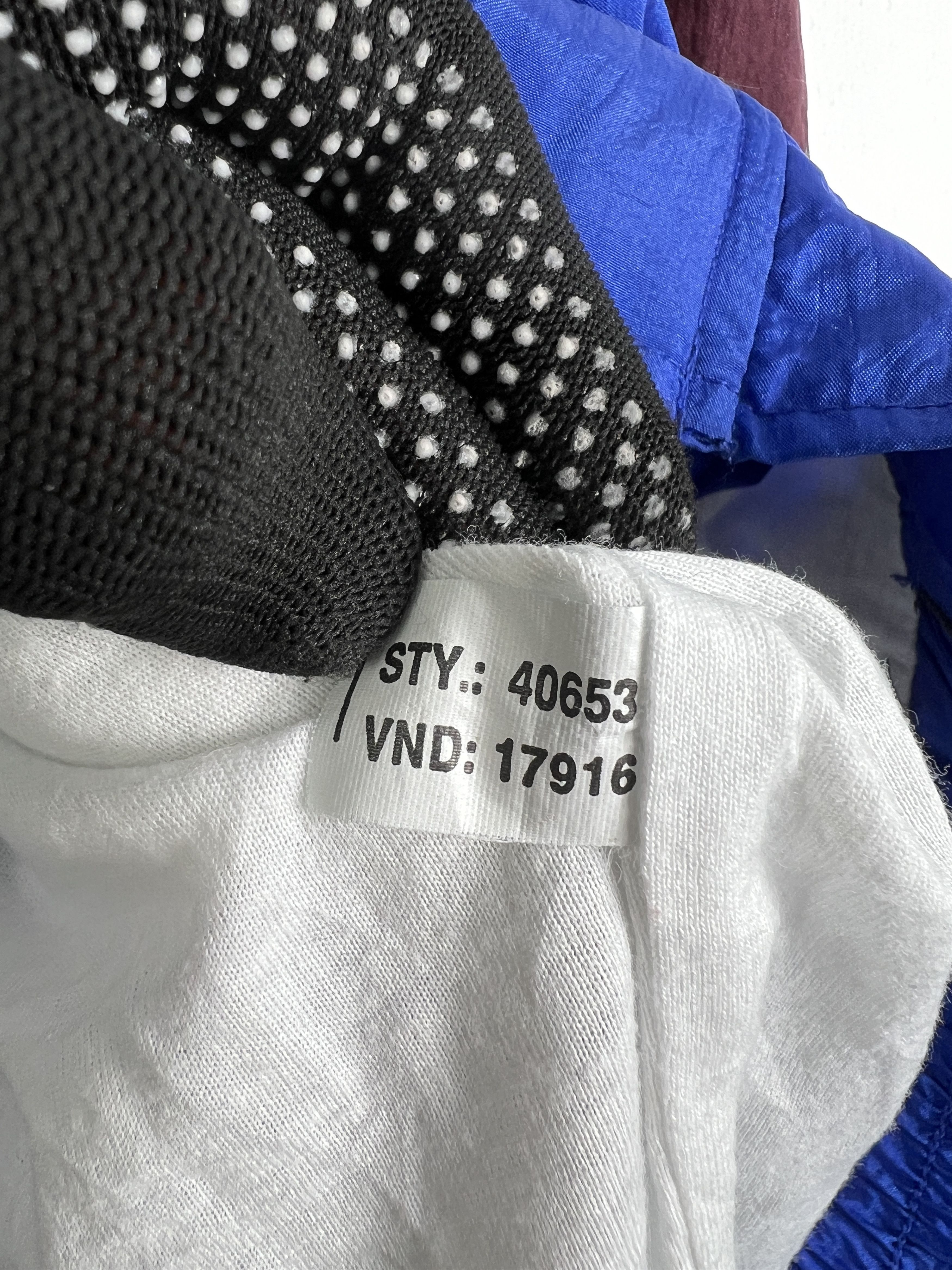 Vintage GIVENCHY Activewear Windbreaker Jacket (XL) GTMP230
