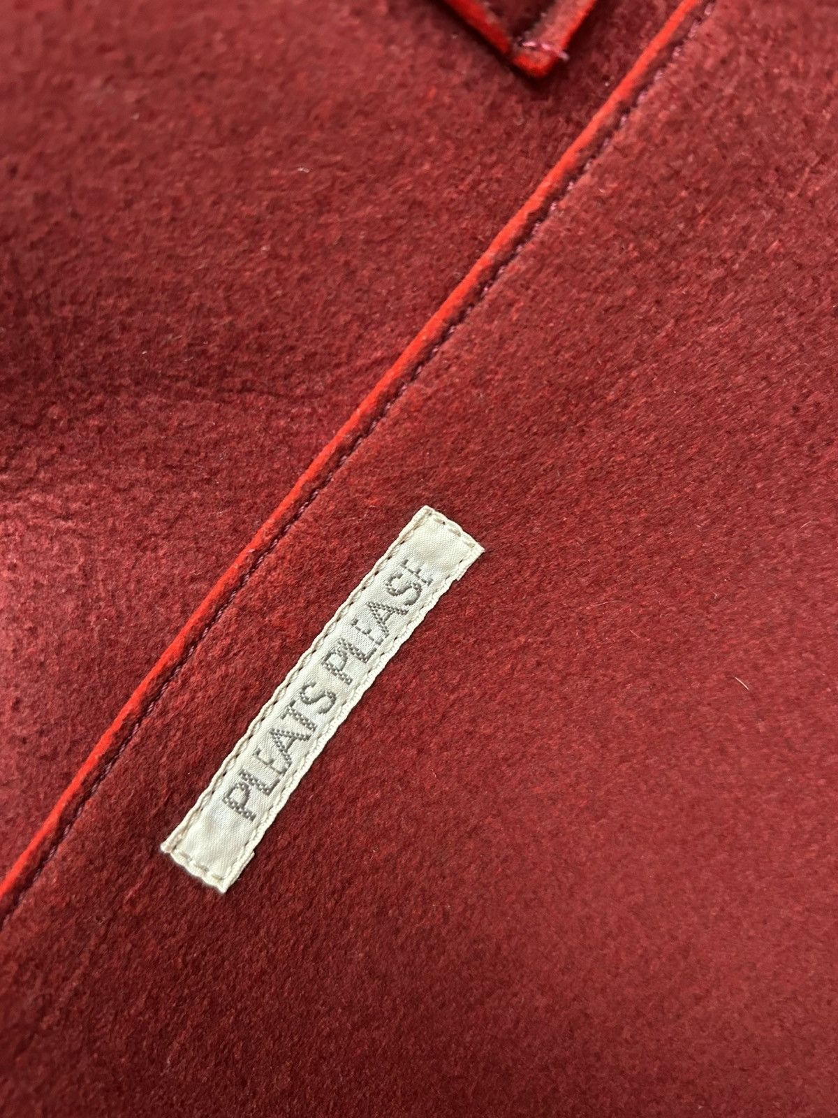 Issey Miyake × Japanese Brand × Pleats Please Issey Miyake Pleats Pleats by Issey Miyake Quilted Felt Tote Bag In Red Size ONE SIZE - 7 Thumbnail