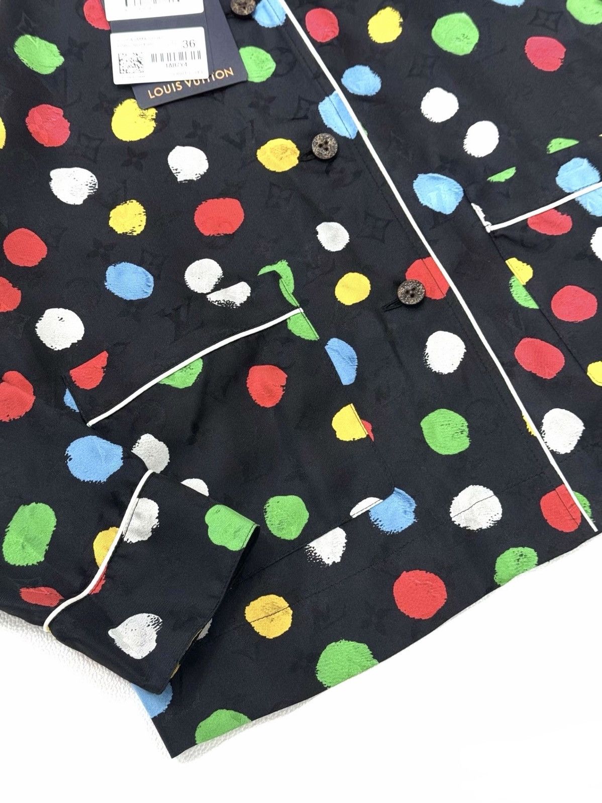 Louis Vuitton × Yayoi Kusama Louis Vuitton X Yayoi Kusama 36 Painted Dots Pajama Jacket Size XS / US 0-2 / IT 36-38 - 3 Thumbnail
