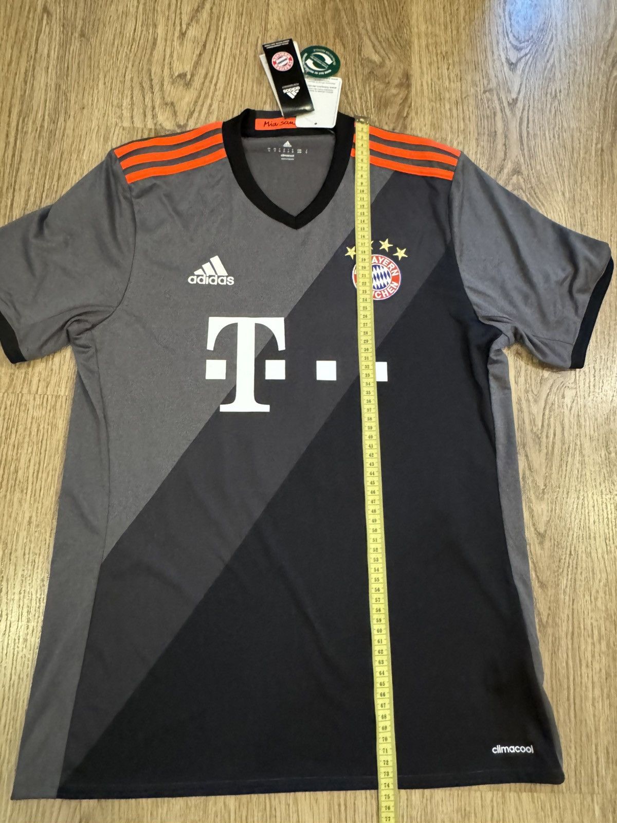 Adidas BAYERN MUNICH 2016 2017 AWAY FOOTBALL SHIRT ADIDAS SIZE M Size US M / EU 48-50 / 2 - 2 Thumbnail