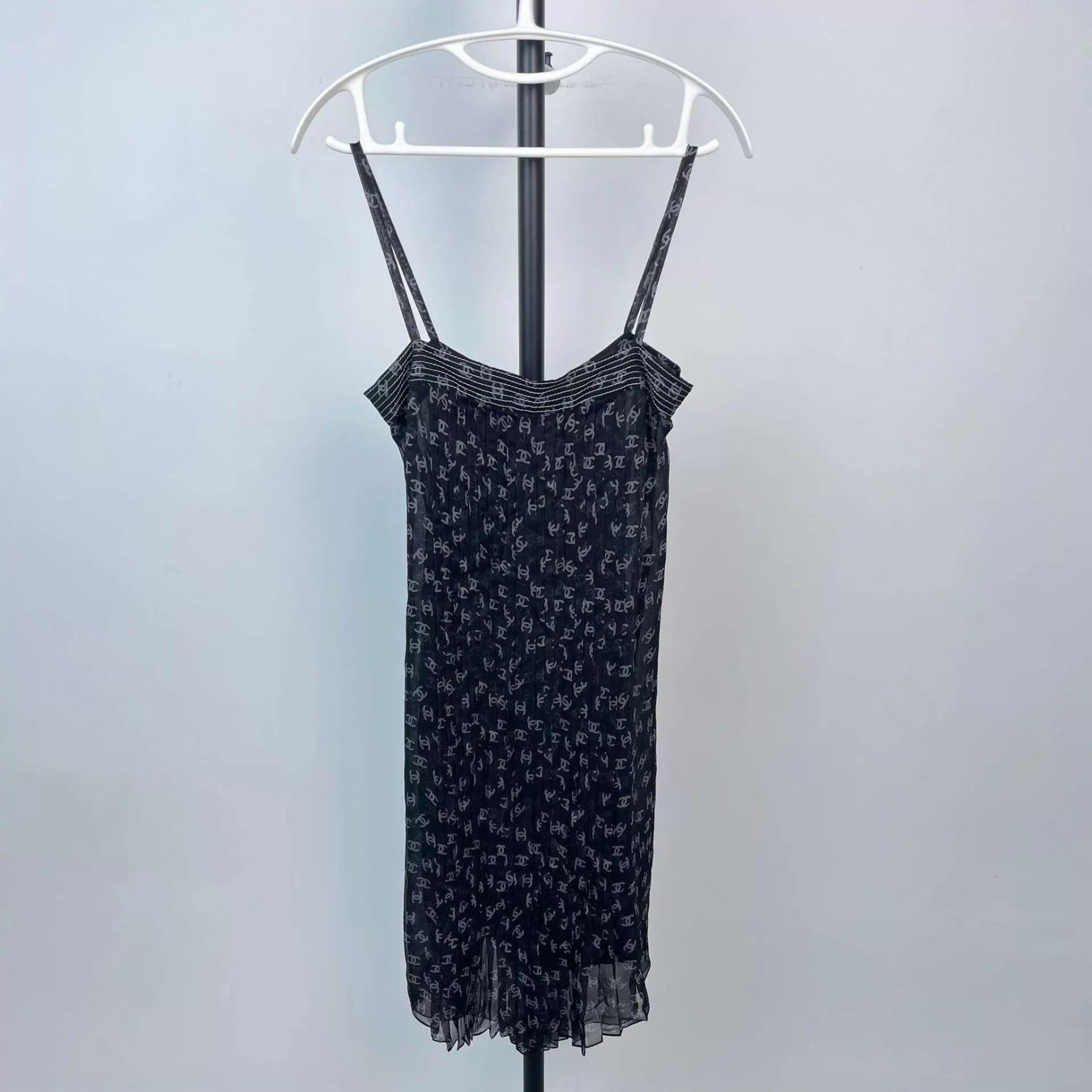Chanel Chanel all over print silk cami dress black 34 Size XS / US 0-2 / IT 36-38 - 1 Thumbnail