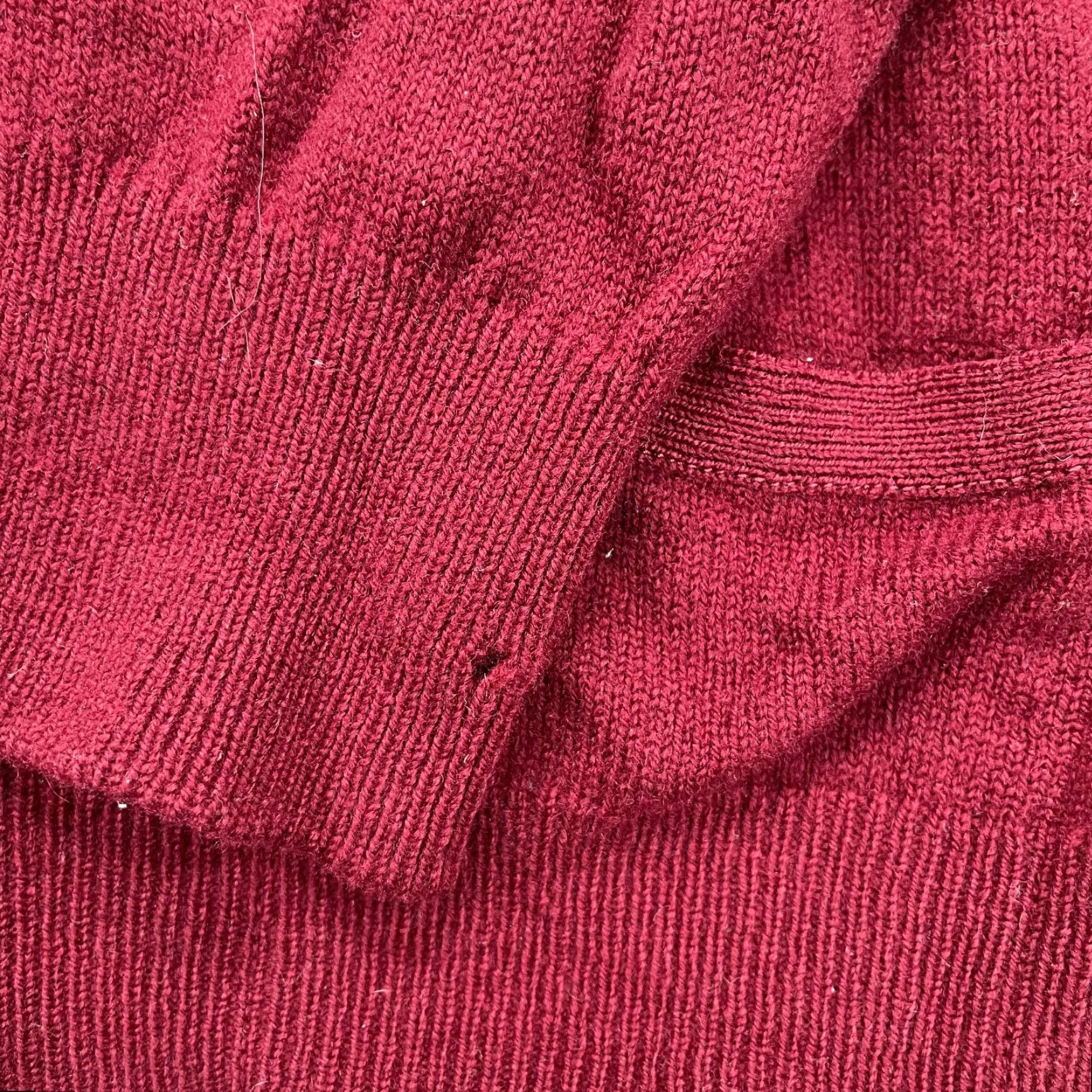 Vintage VINTAGE Pringle Mens Cardigan Sweater L Red Wool Knit Button Pockets Size US L / EU 52-54 / 3 - 4 Thumbnail