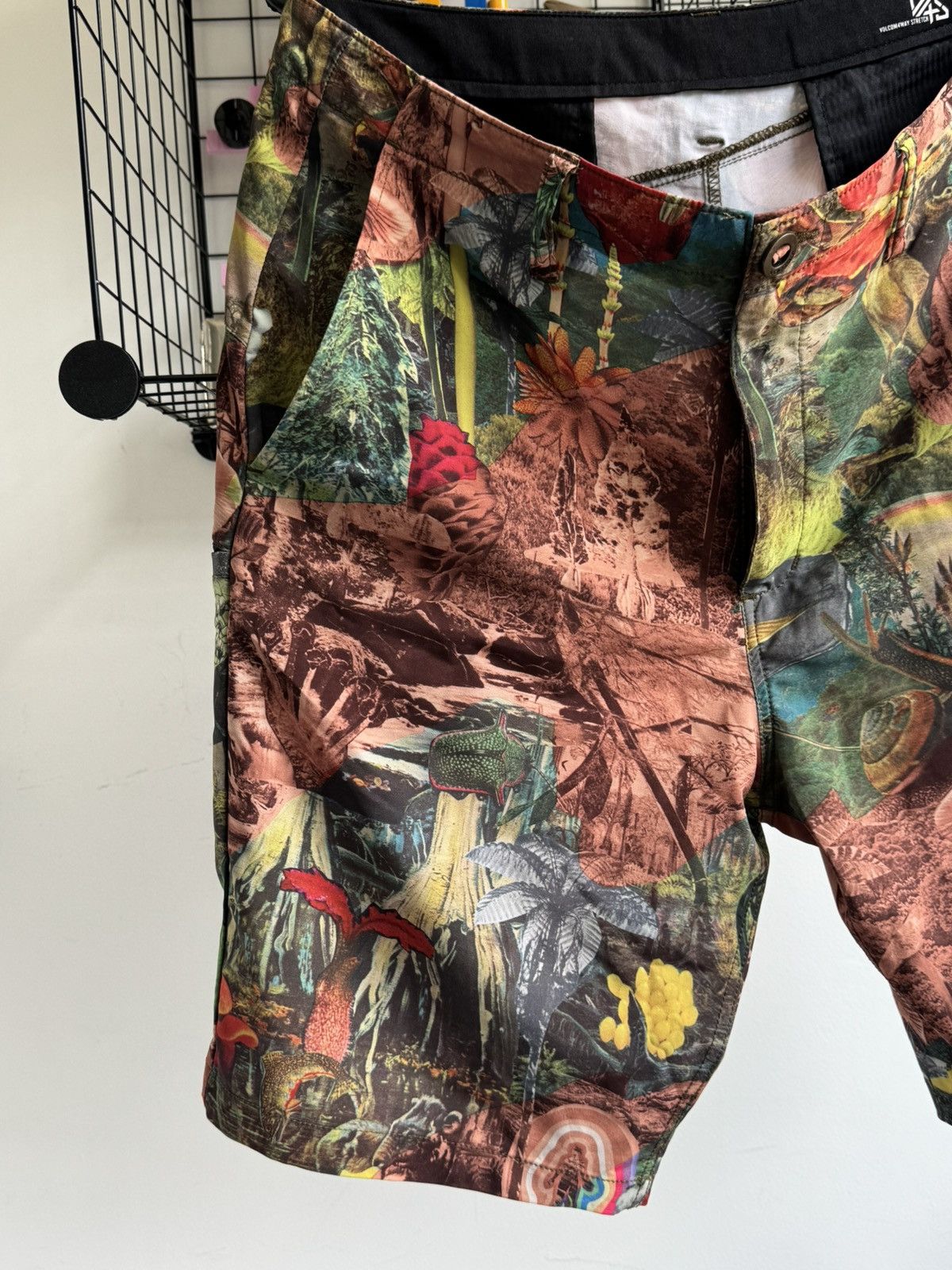 Volcom Volcom Mushrooms Trip Shorts Size US 34 / EU 50 - 3 Thumbnail