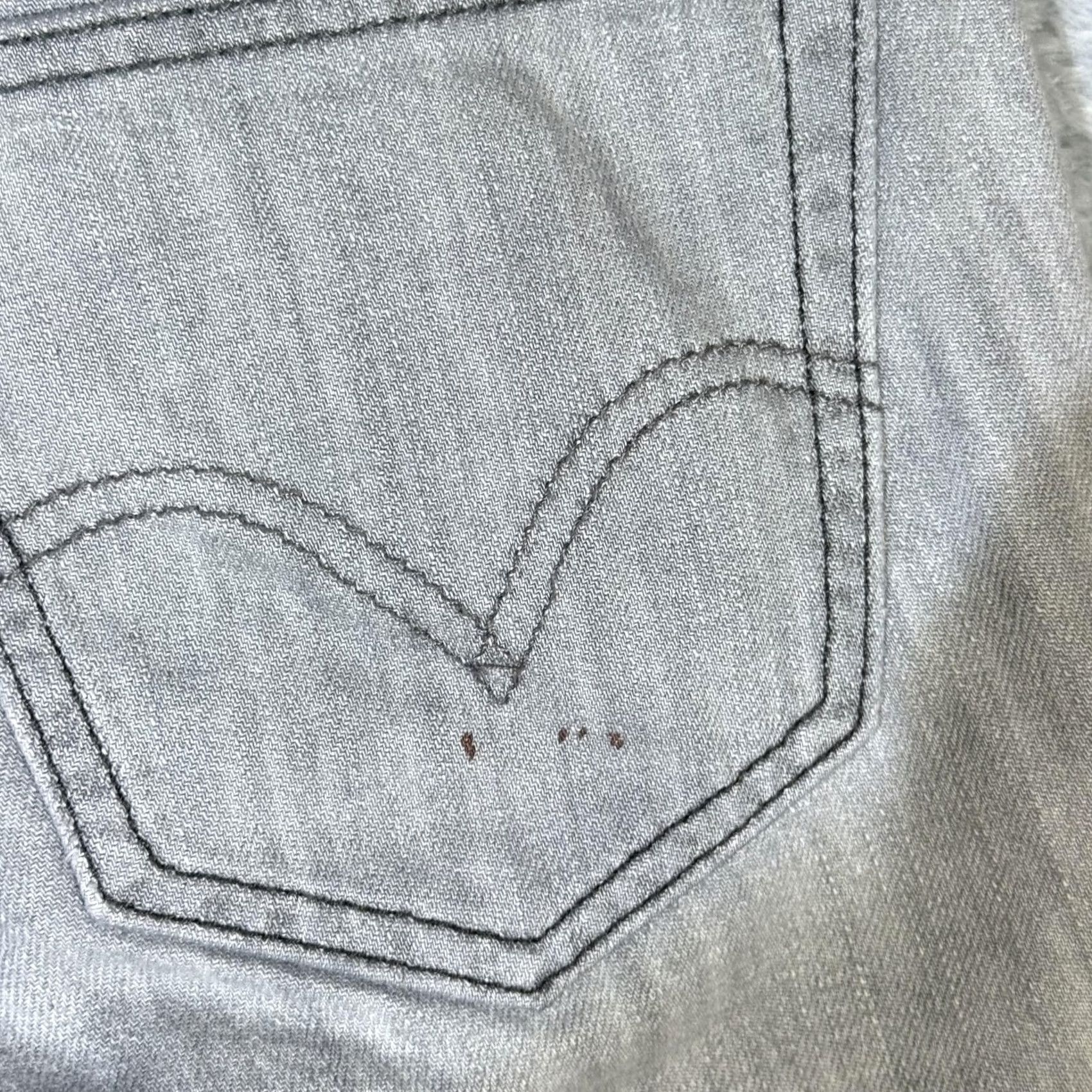 Levi's VINTAGE Levi's 514 Jeans Mens 33x32 Gray Denim Slim Straight 100 Cotton Zip Fly Size US 33 - 3 Thumbnail