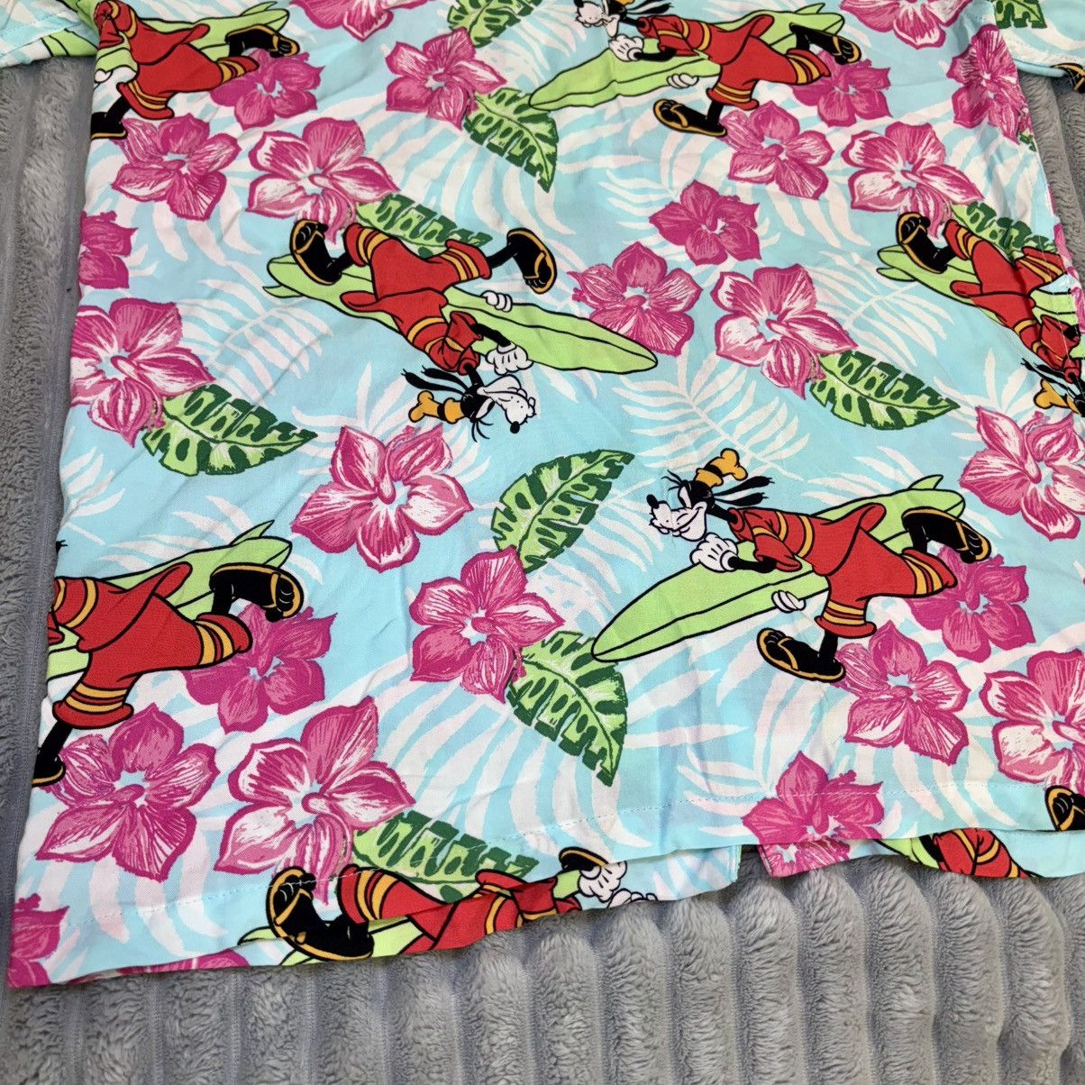 Disney Disney's Goofy Resort Allover Print Woven Button-Down Shirt Size US S / EU 44-46 / 1 - 10 Thumbnail