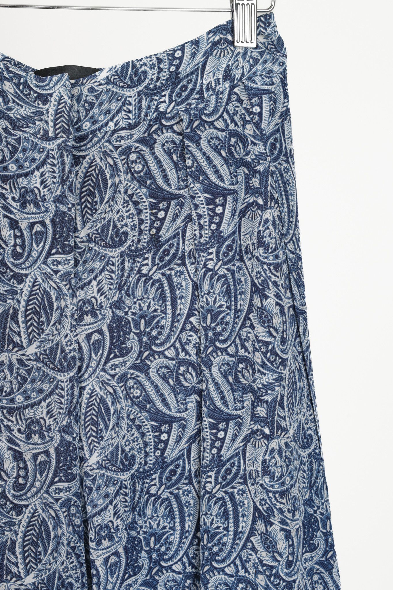 INTERMIX Intermix Blue Silk Paisley Open Leg Easy Pant Size 26" / US 2 / IT 38 - 5 Thumbnail