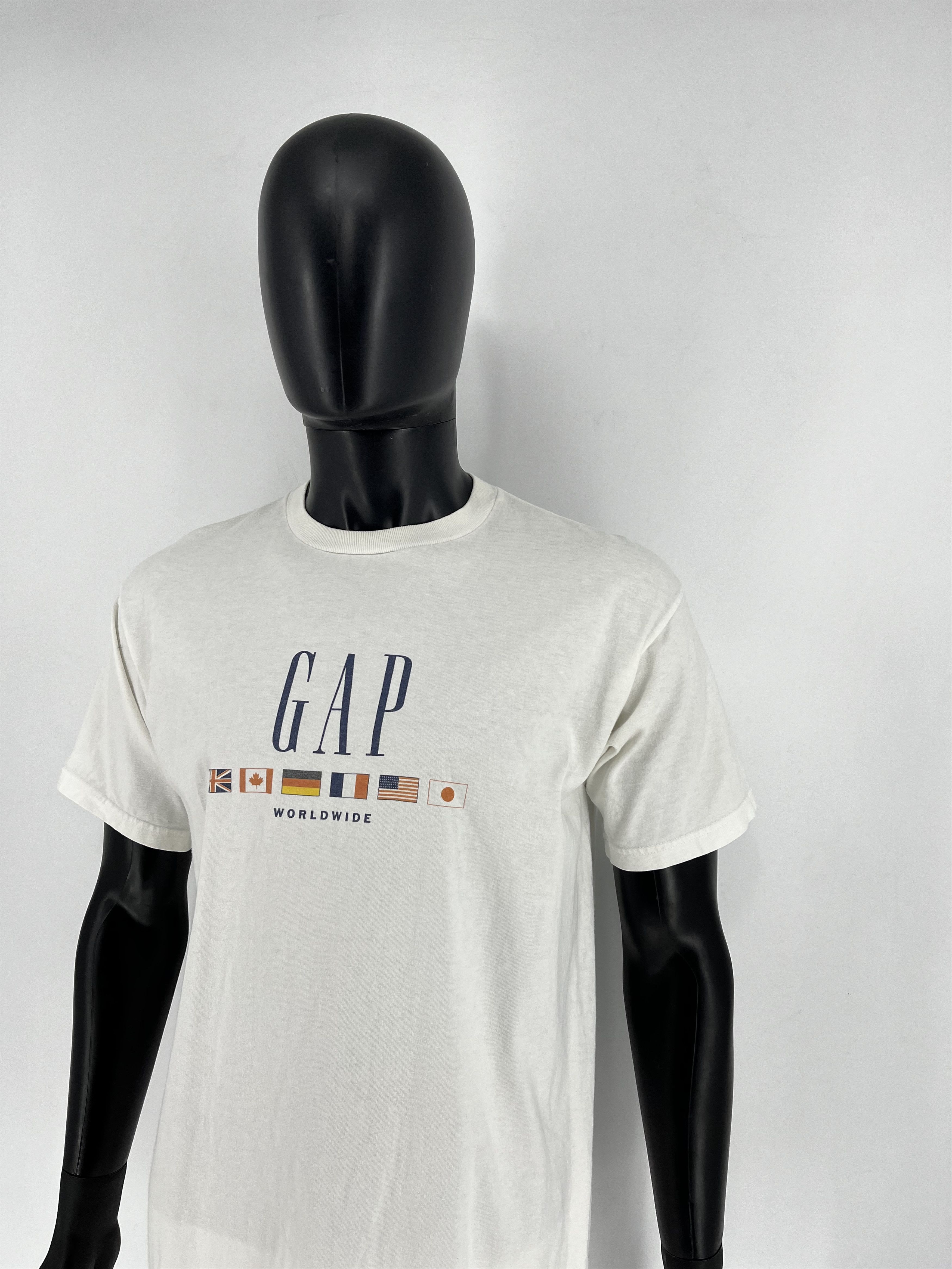 Gap Vintage 90s Gap Gap Worldwide Flag Print On Single Stitch Size US M / EU 48-50 / 2 - 4 Thumbnail