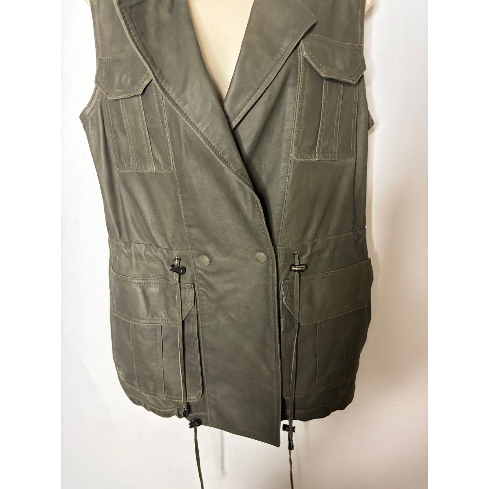 Neiman Marcus Vintage Neiman Marcus 100% leather olive green vest jacket S Size S / US 4 / IT 40 - 4 Thumbnail