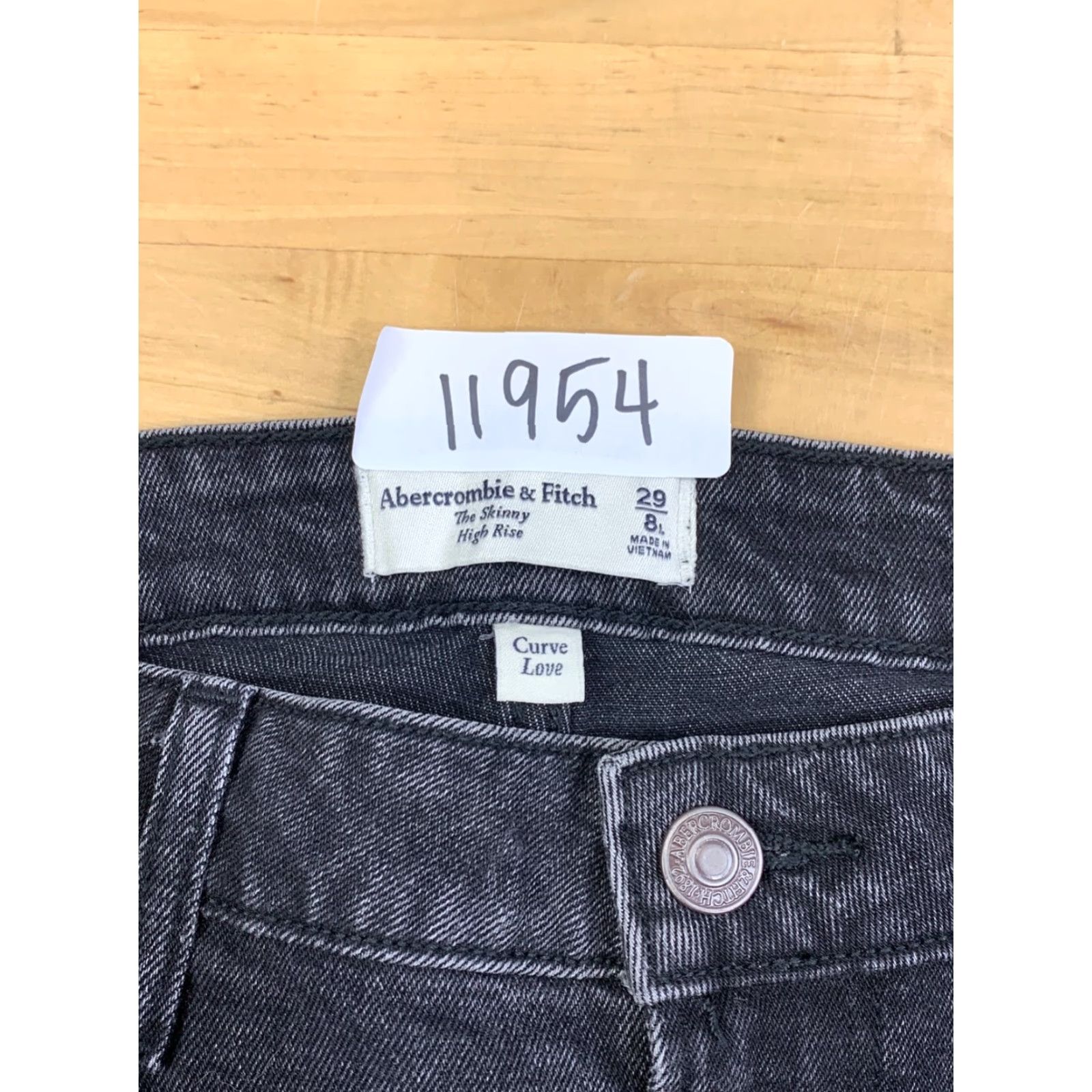 Abercrombie & Fitch Abercrombie & Fitch Skinny High Rise jeans Curve Love Womens 29/8L Black 11954 Jeans Vintage? No (adjust: Vintage: No) Size 29" - 2 Thumbnail