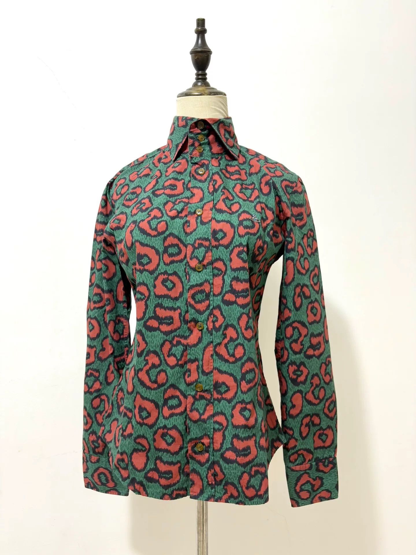 Vivienne Westwood Vivienne Westwood Green Leopard Print Shirt Size M / US 6-8 / IT 42-44 - 1 Thumbnail