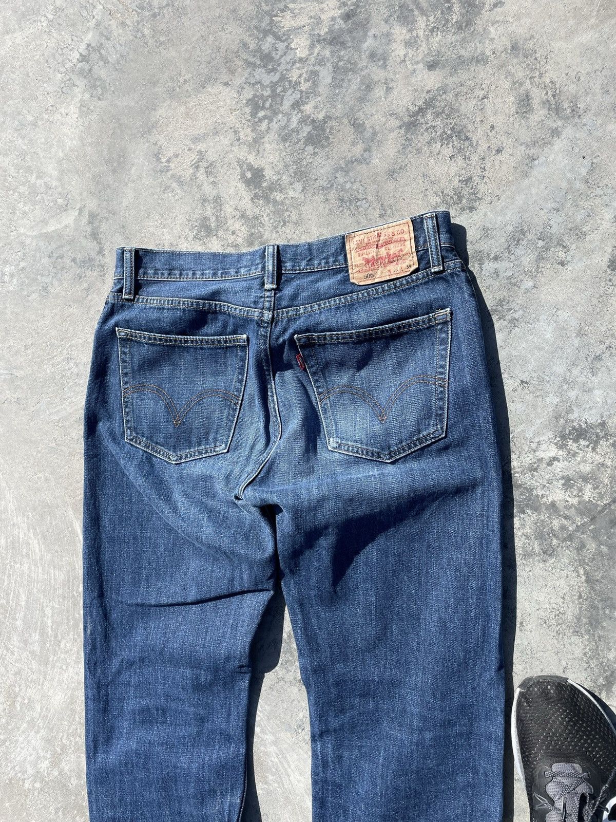Levi's Vintage Levis 505 Blue Faded Distressed Y2K Jeans Pants Size US 33 - 11 Thumbnail