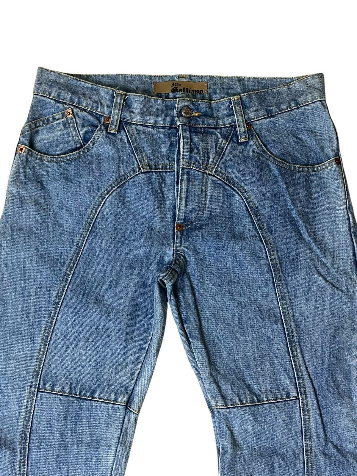 John Galliano JOHN GALLIANO MADE IN ITALY CURVE LEG JEANS Size US 31 - 5 Thumbnail