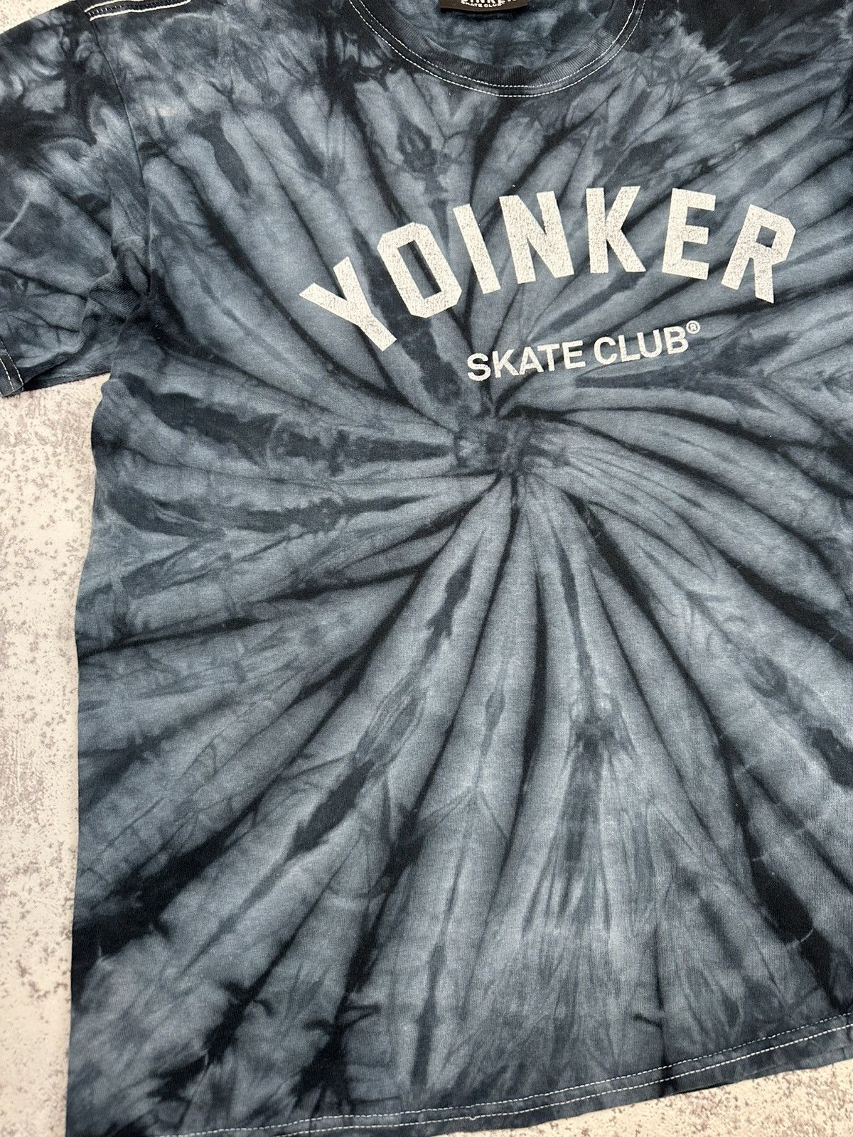 Vintage Yoinker Skate Club Tie-Dye Y2K T-shirt Size US L / EU 52-54 / 3 - 5 Thumbnail