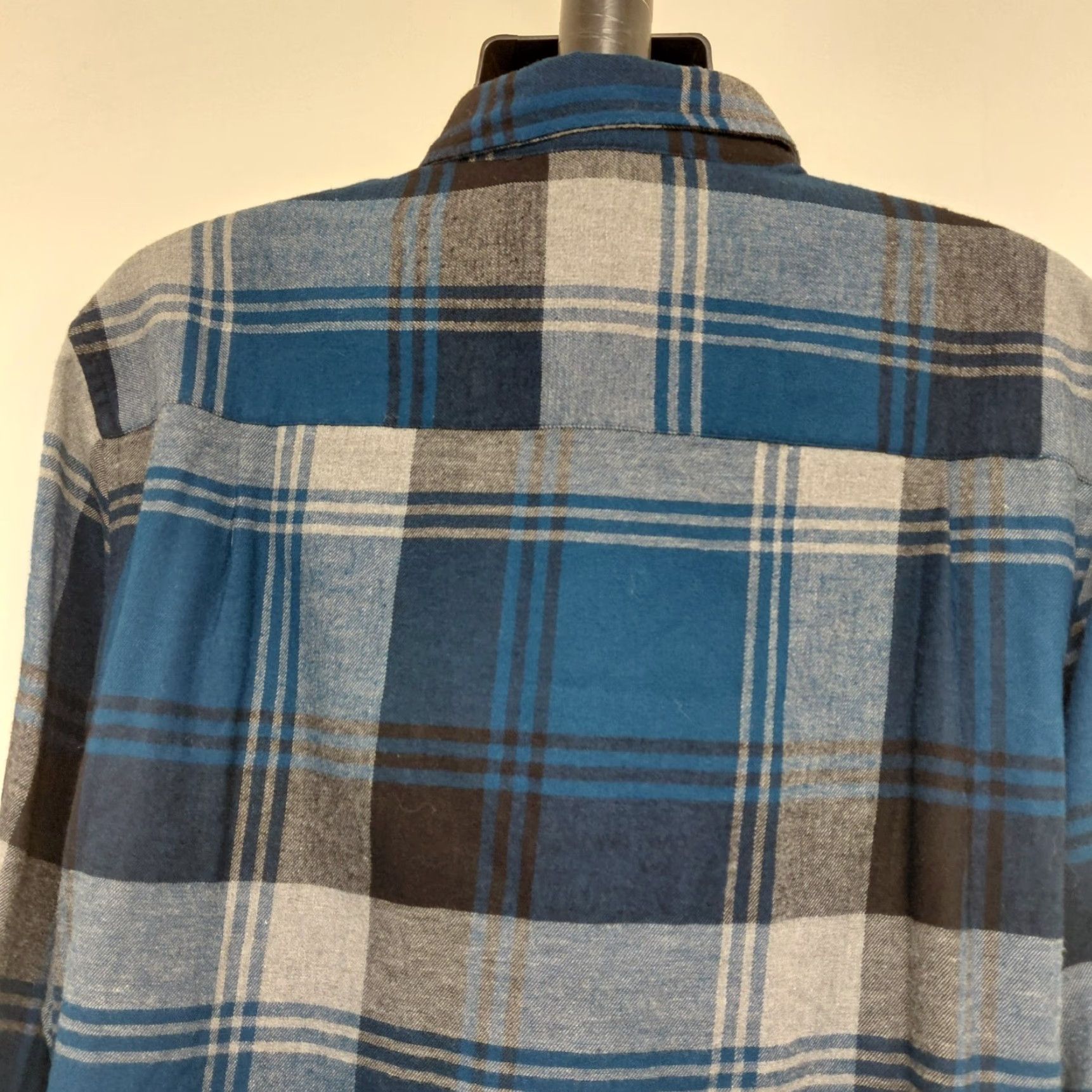 Vintage Foundry Flannel Shirt Men XLT Blue/Black Long Sleeve Button-Up Super Soft Casual Plaid Vintage No Size US XL / EU 56 / 4 - 6 Thumbnail