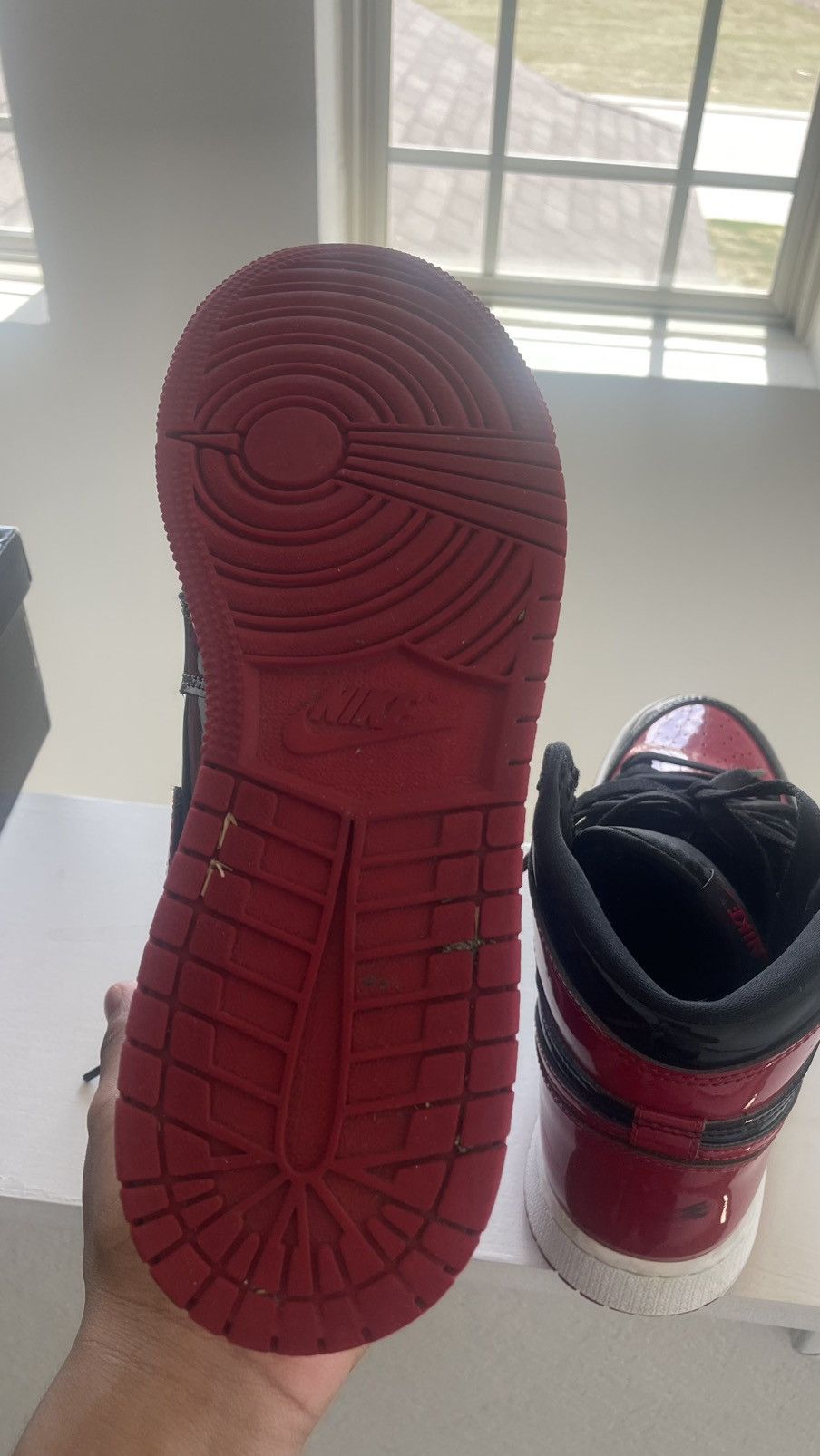 Jordan Brand Jordan 1 Patent Leather Bred Size US 7 / EU 40 - 8 Thumbnail