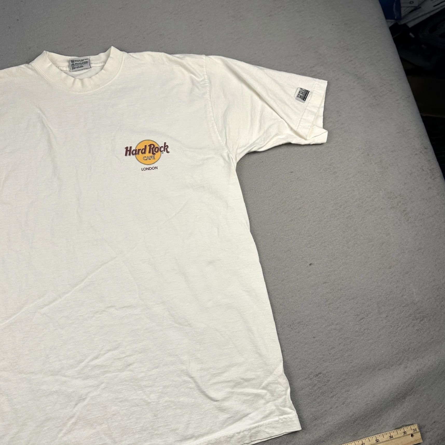 Hard Rock Cafe VINTAGE Hard Rock Cafe Shirt Mens L White London The Original Graphic 90s Rock Music Travel Logo City Crew Neck Short Sleeve Graphic Print Mens Size US L / EU 52-54 / 3 - 5 Thumbnail