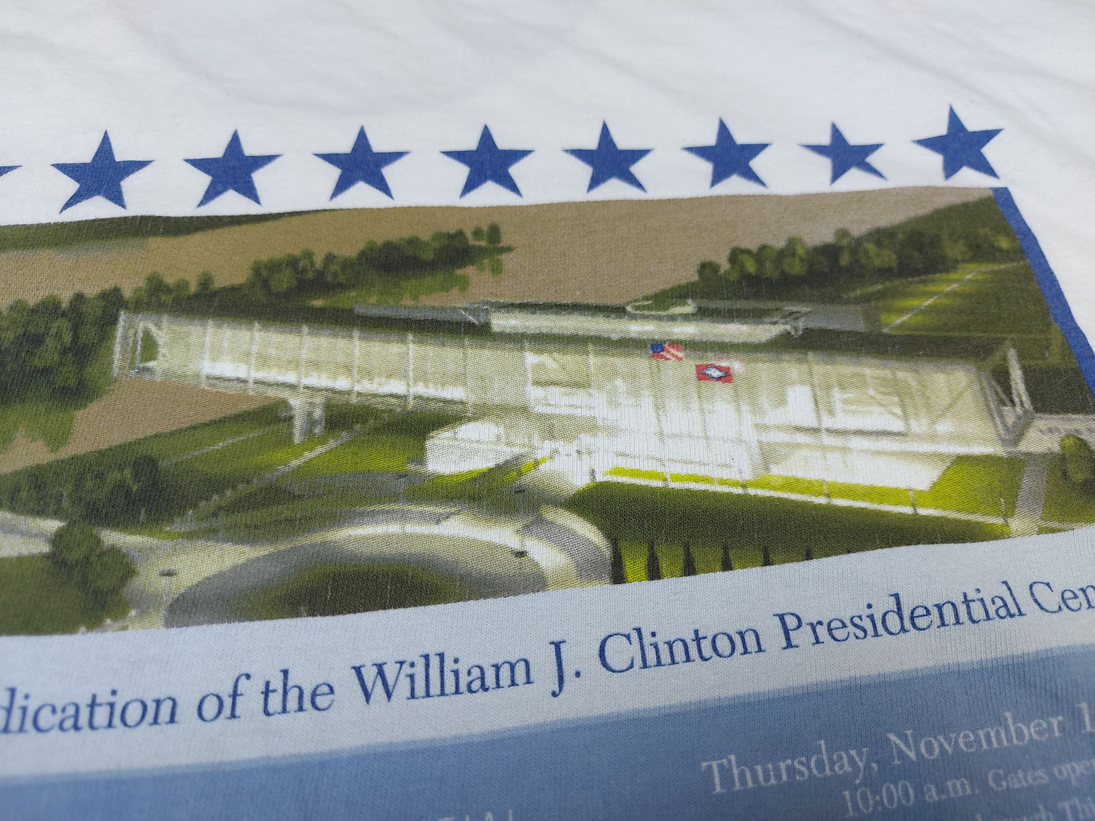 President's × Vintage Vintage Y2K William J Clinton 2004 Presidential Center TEE Size US XL / EU 56 / 4 - 5 Thumbnail