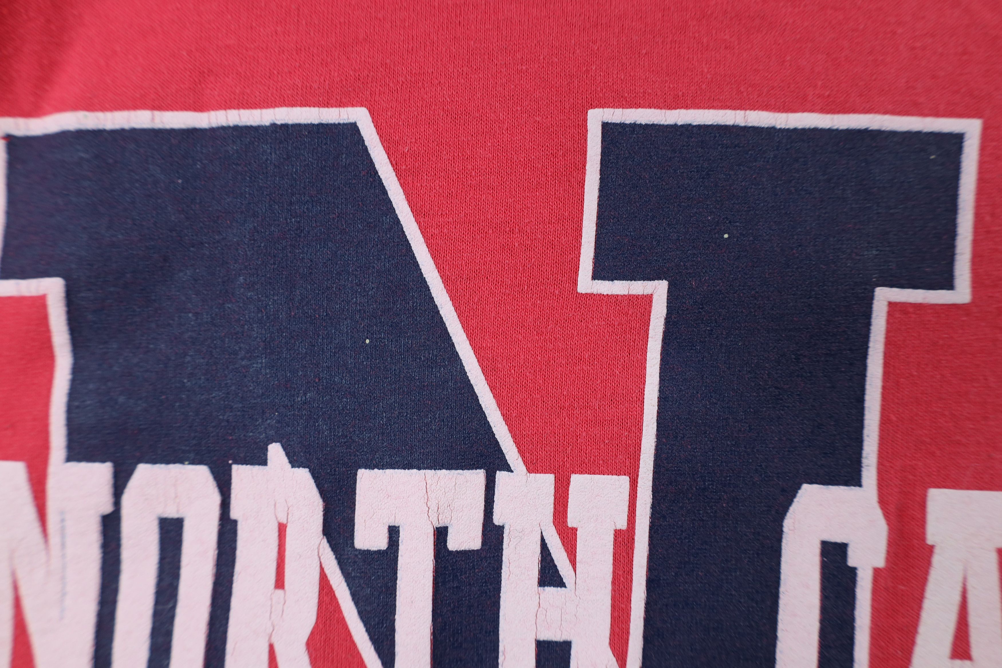 Vintage Vintage 90s Streetwear Spell Out North Carolina T-Shirt USA Size US XL / EU 56 / 4 - 5 Thumbnail