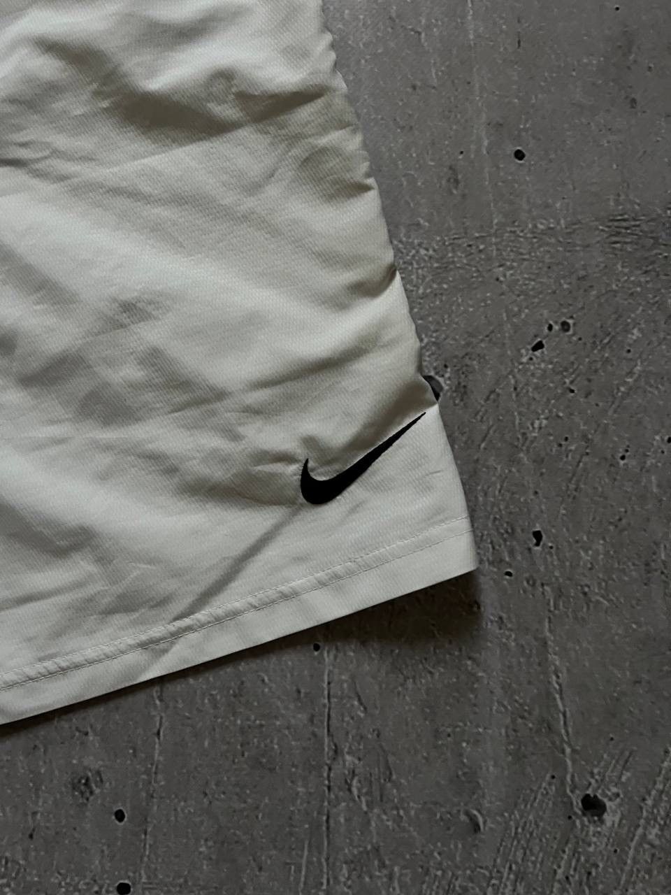 Nike Rare Shorts Vintage Nike Manchester United White Size S Size US 32 / EU 48 - 4 Thumbnail