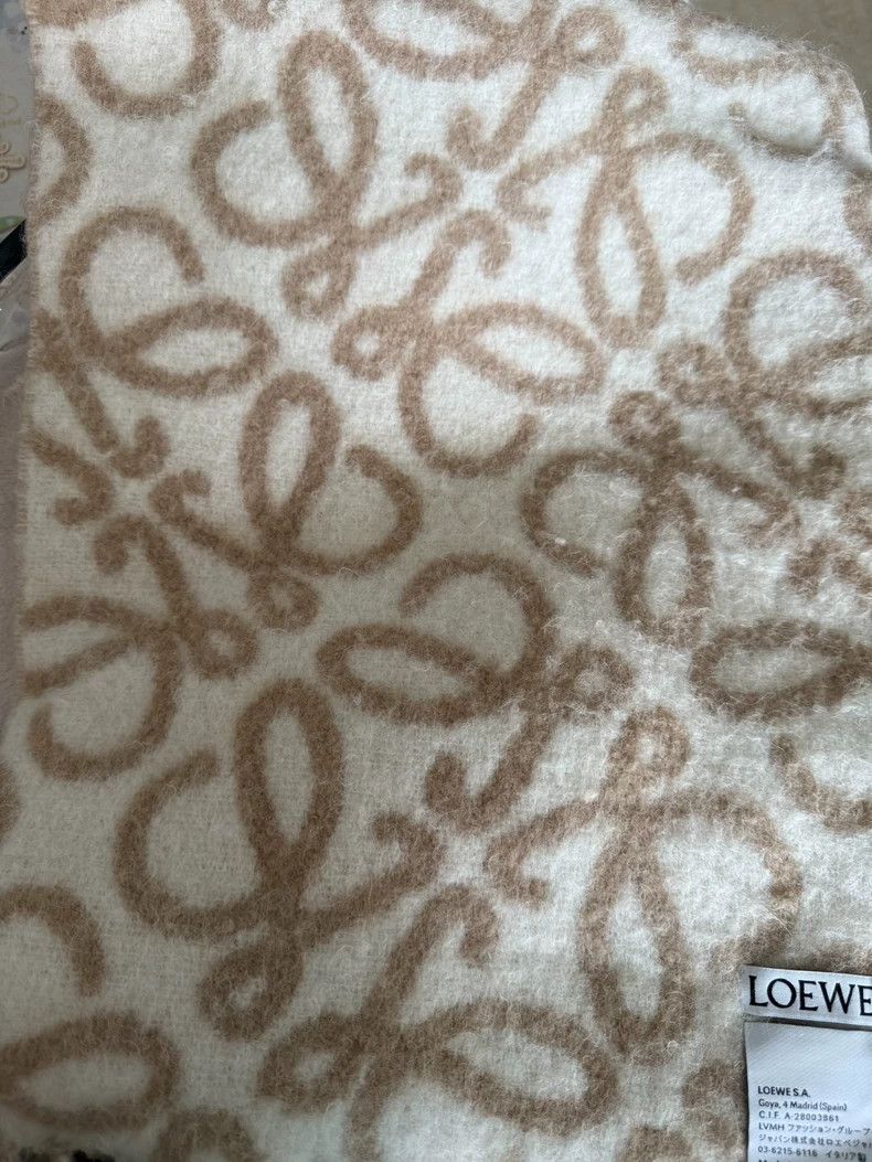 Loewe LOEWE Classic alpaca and wool Anagram scarves Size ONE SIZE - 7 Thumbnail