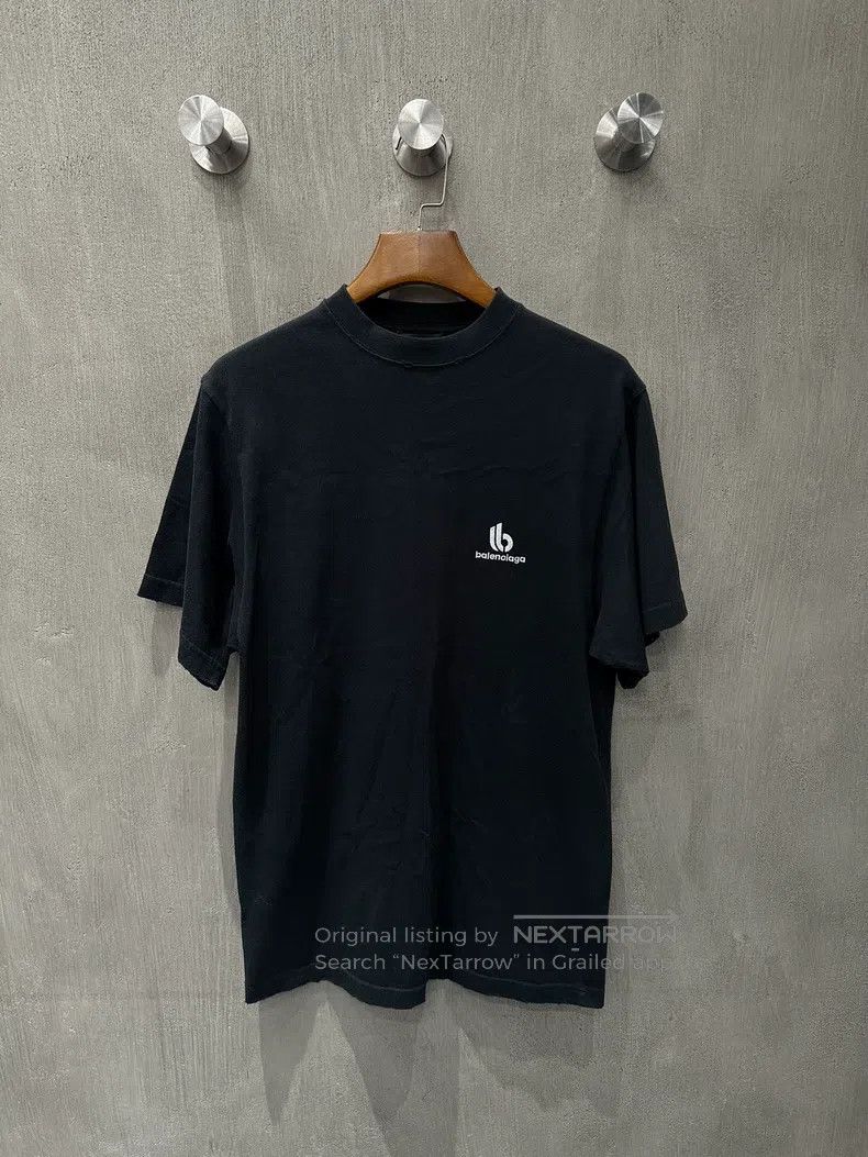 Balenciaga Balenciaga Small label short-sleeve Size US S / EU 44-46 / 1 - 1 Thumbnail