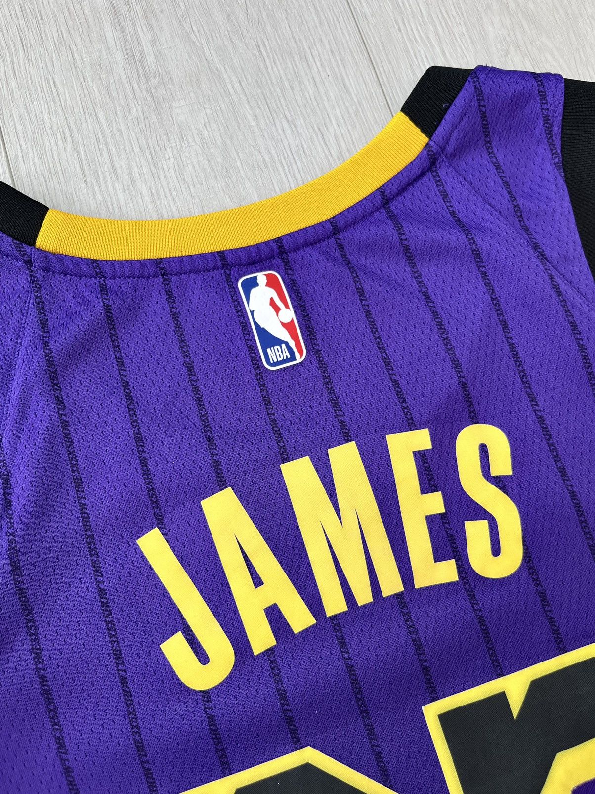 NBA Lakers LeBron James #23 NBA City Edition Basketball Jersey Size US M / EU 48-50 / 2 - 5 Thumbnail