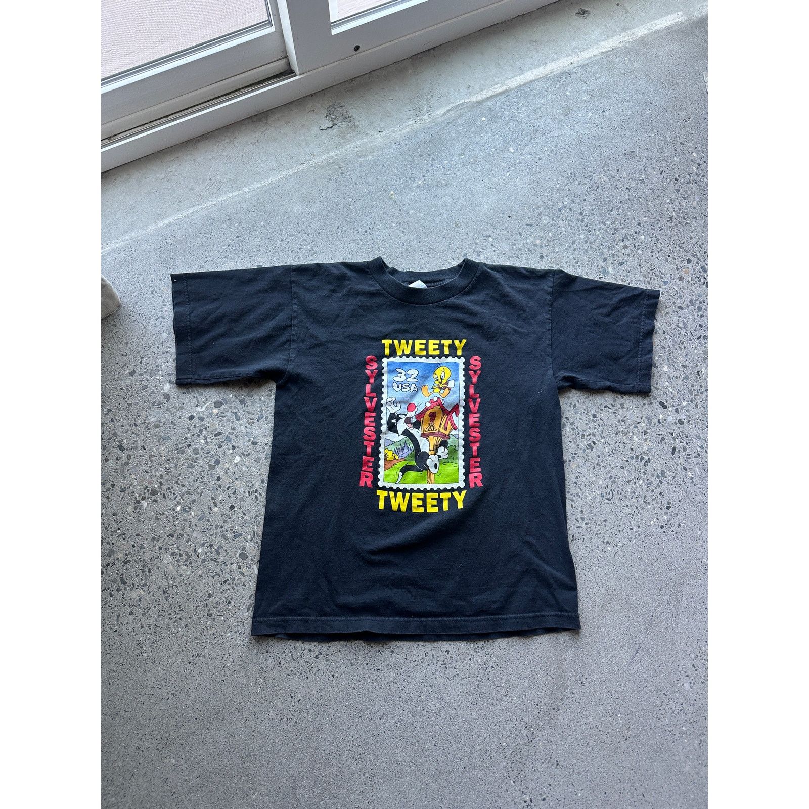 Disney Looney Tunes Unisex L/XL T-Shirt Black Graphic Tee Size L / US 10 / IT 46 - 1 Thumbnail