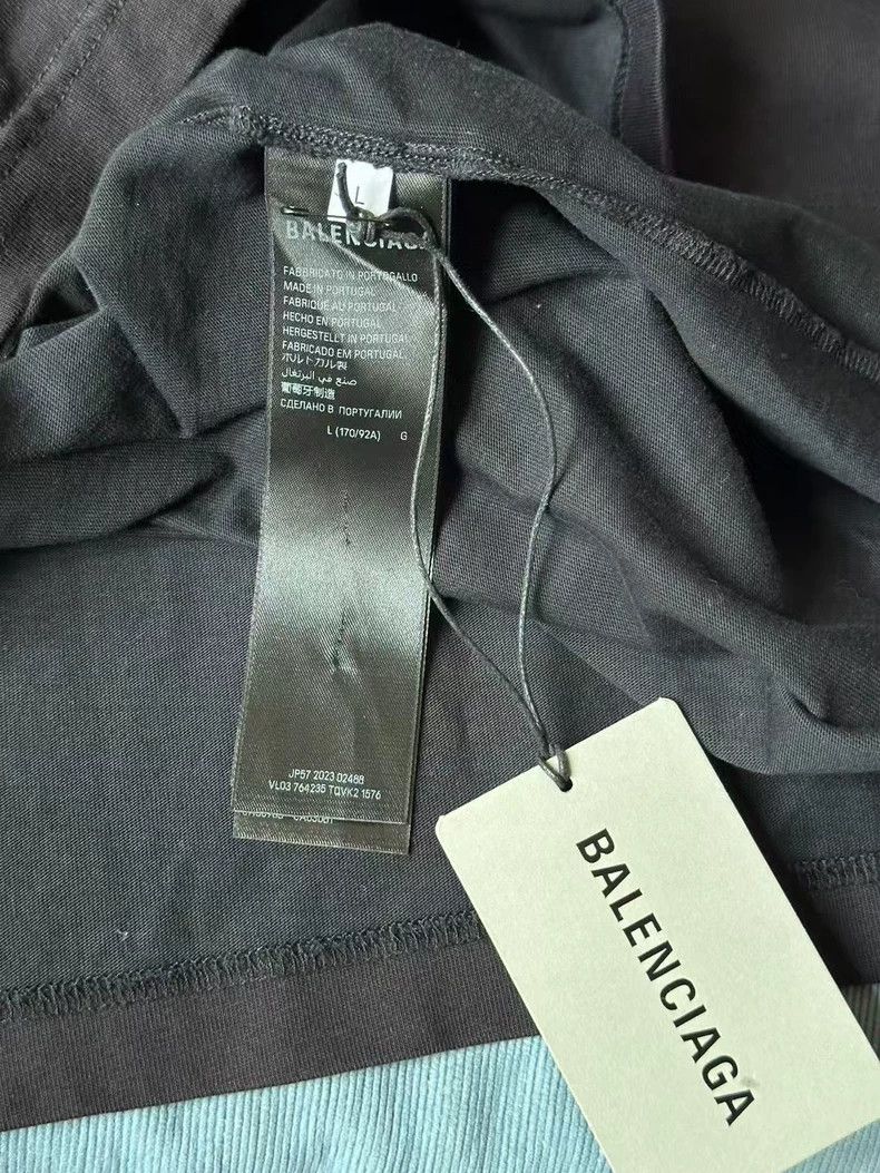 Balenciaga Balenciaga Signal Short Sleeve Size US L / EU 52-54 / 3 - 3 Thumbnail