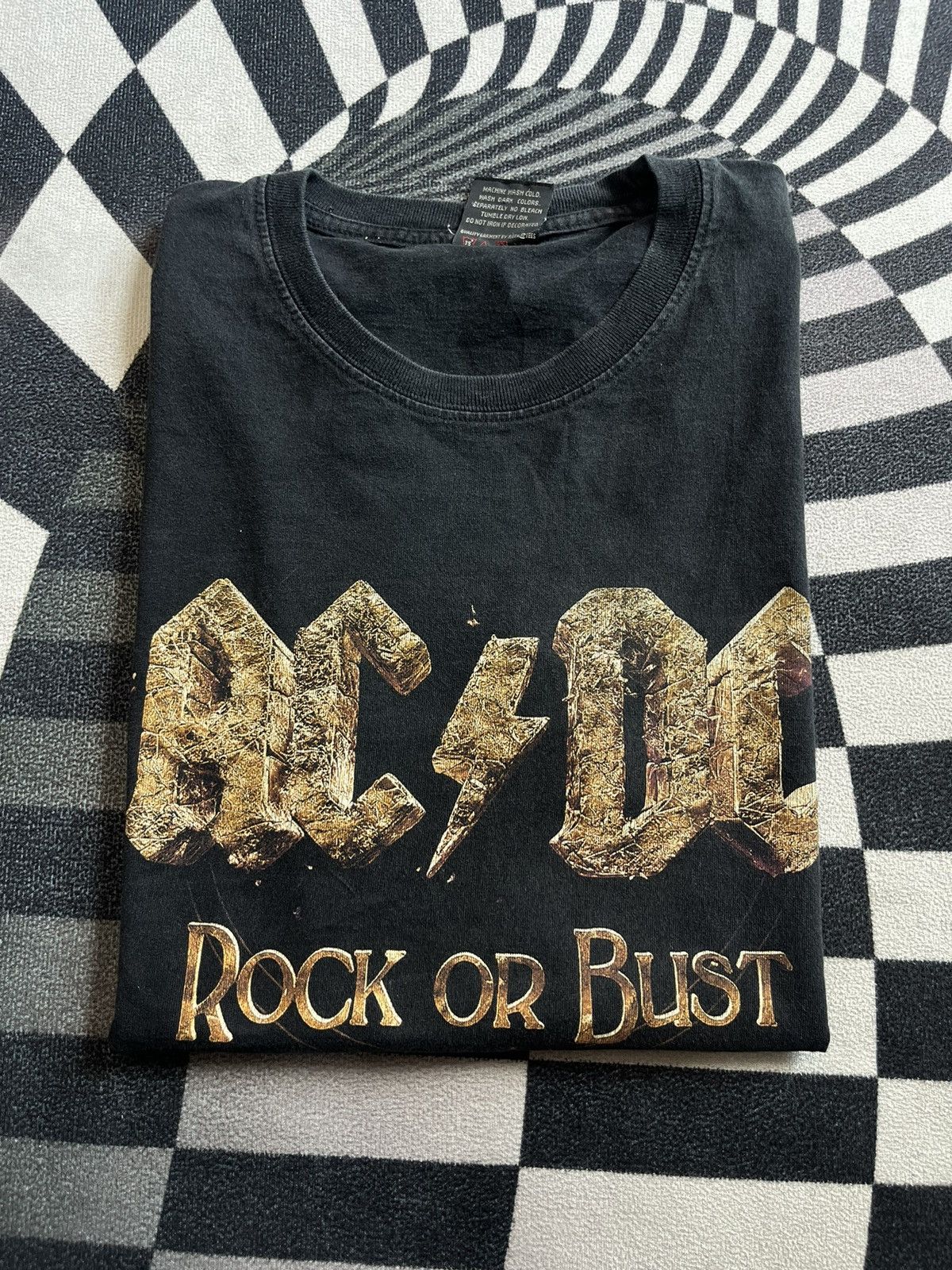 Band Tees Vintage AC DC Rock or Bust 90’s Band tshirt Size US M / EU 48-50 / 2 - 1 Thumbnail