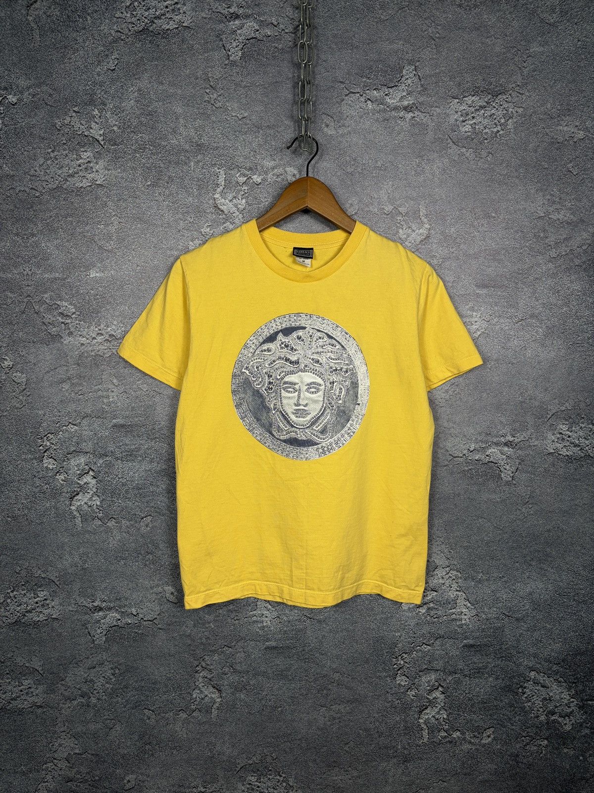 Versace Vintage Versace Medusa Big Logo T-shirt Tee Size S Size US S / EU 44-46 / 1 - 1 Thumbnail