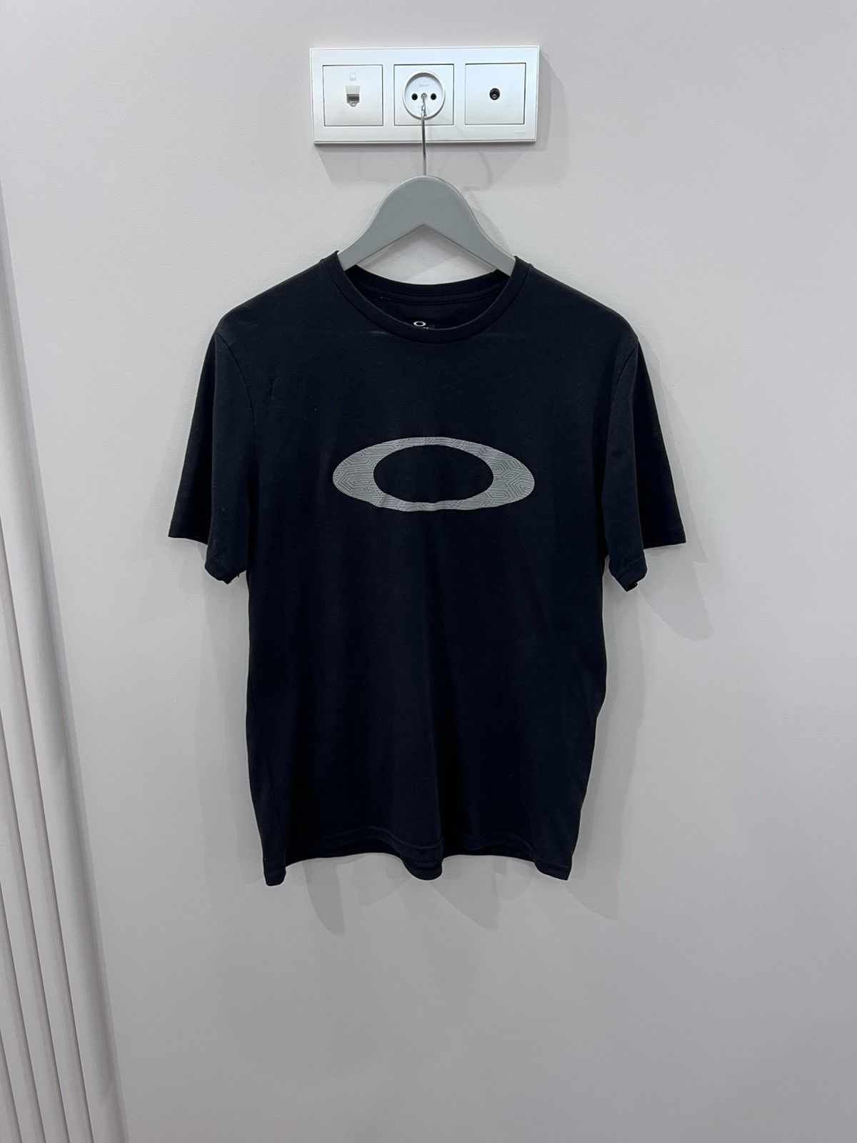 Oakley VERY RARE vintage oakley tee S Size US S / EU 44-46 / 1 - 1 Thumbnail