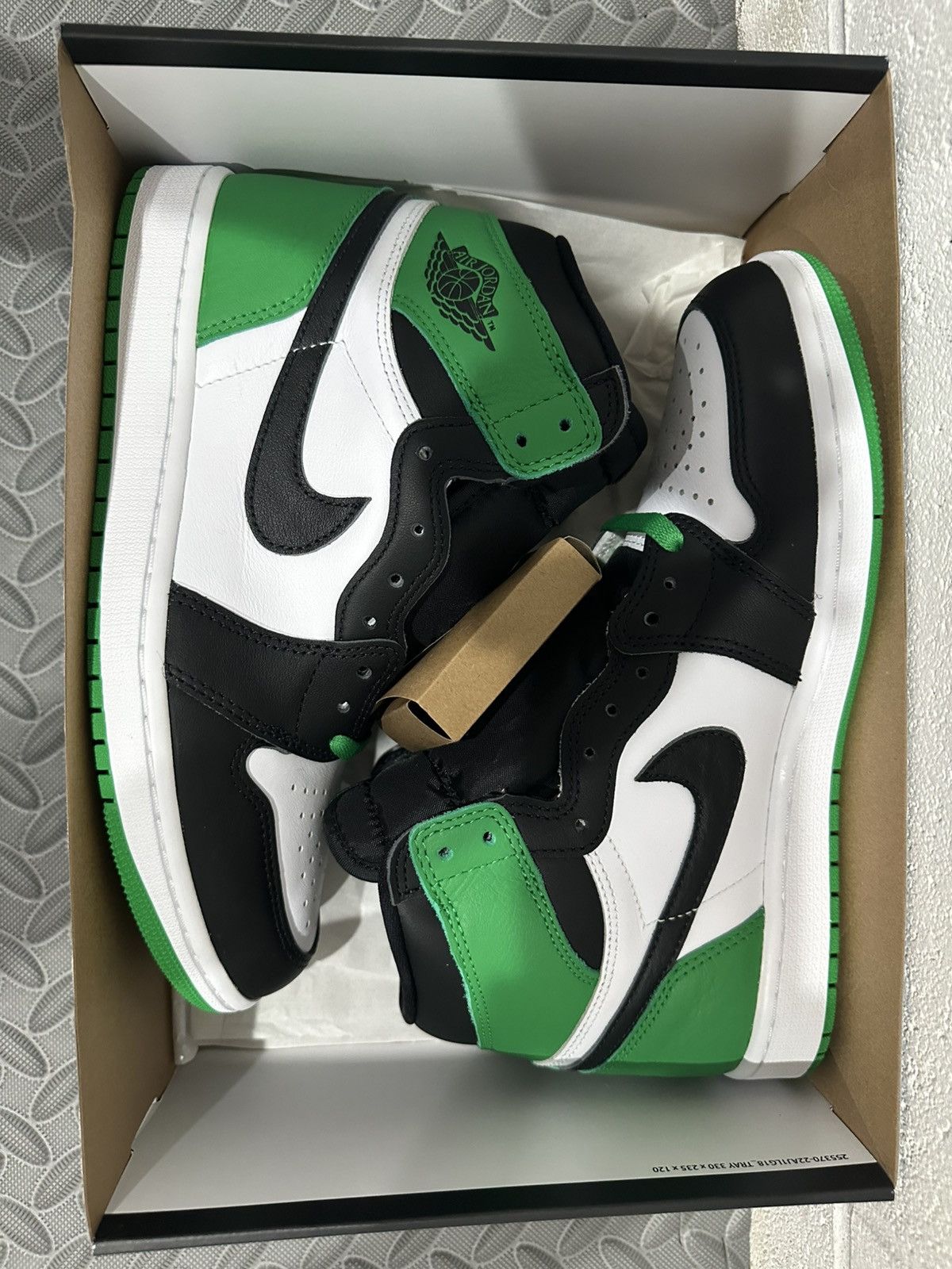 Jordan Brand Jordan 1 Retro OG High Pine Green Size 9 BRAND NEW Size US 9 / EU 42 - 6 Thumbnail
