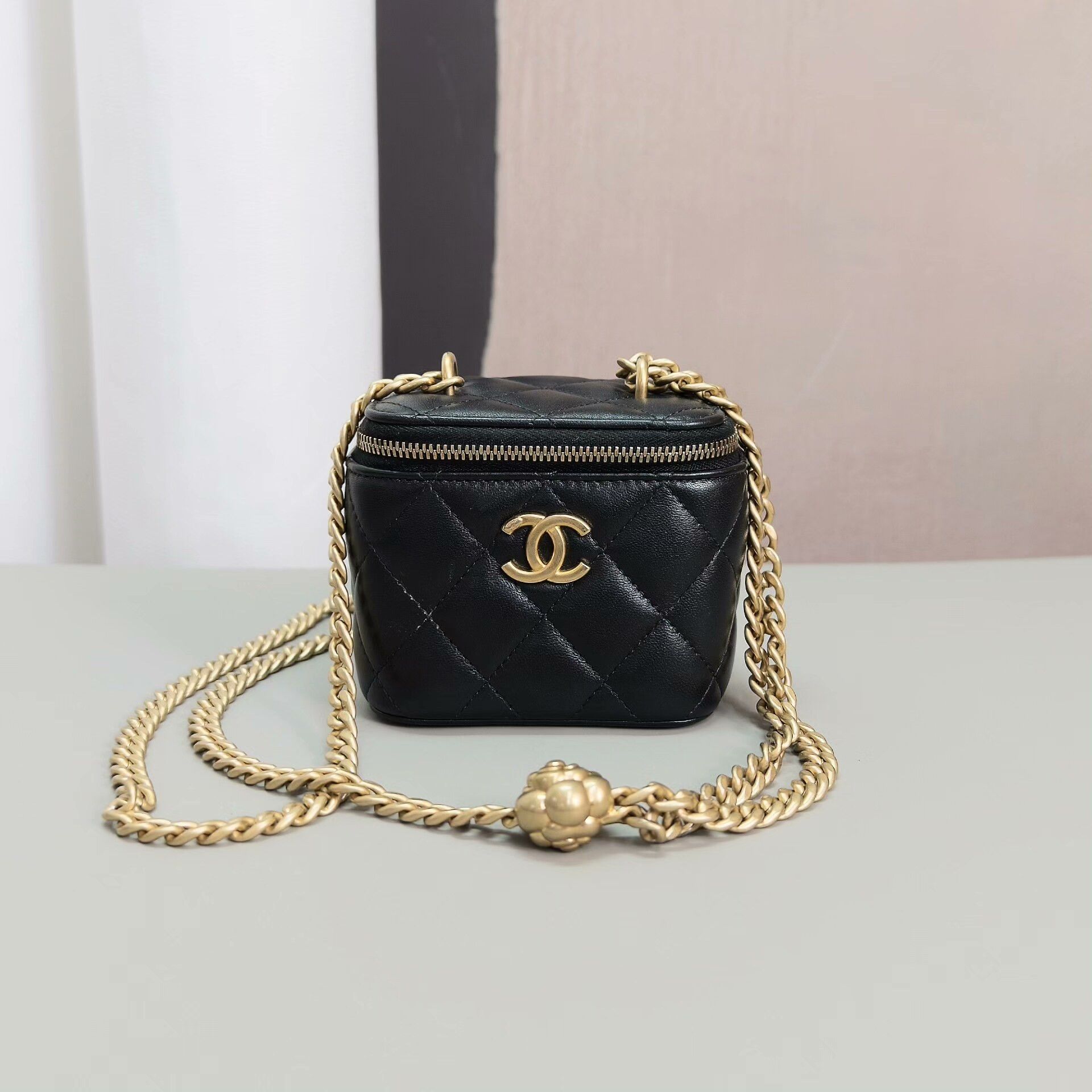 Chanel Pre-loved Bag Very good condition Size ONE SIZE - 1 Thumbnail