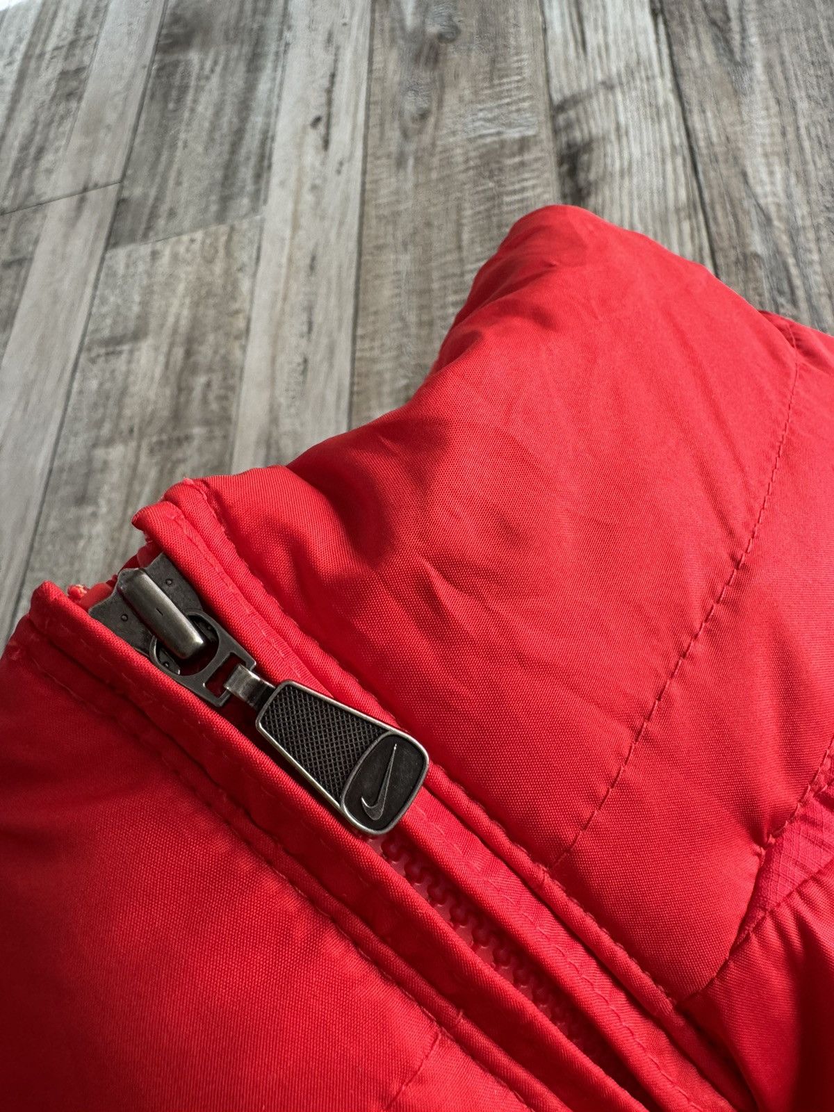 Nike × Vintage Nike red vintage vest Size US L / EU 52-54 / 3 - 3 Thumbnail