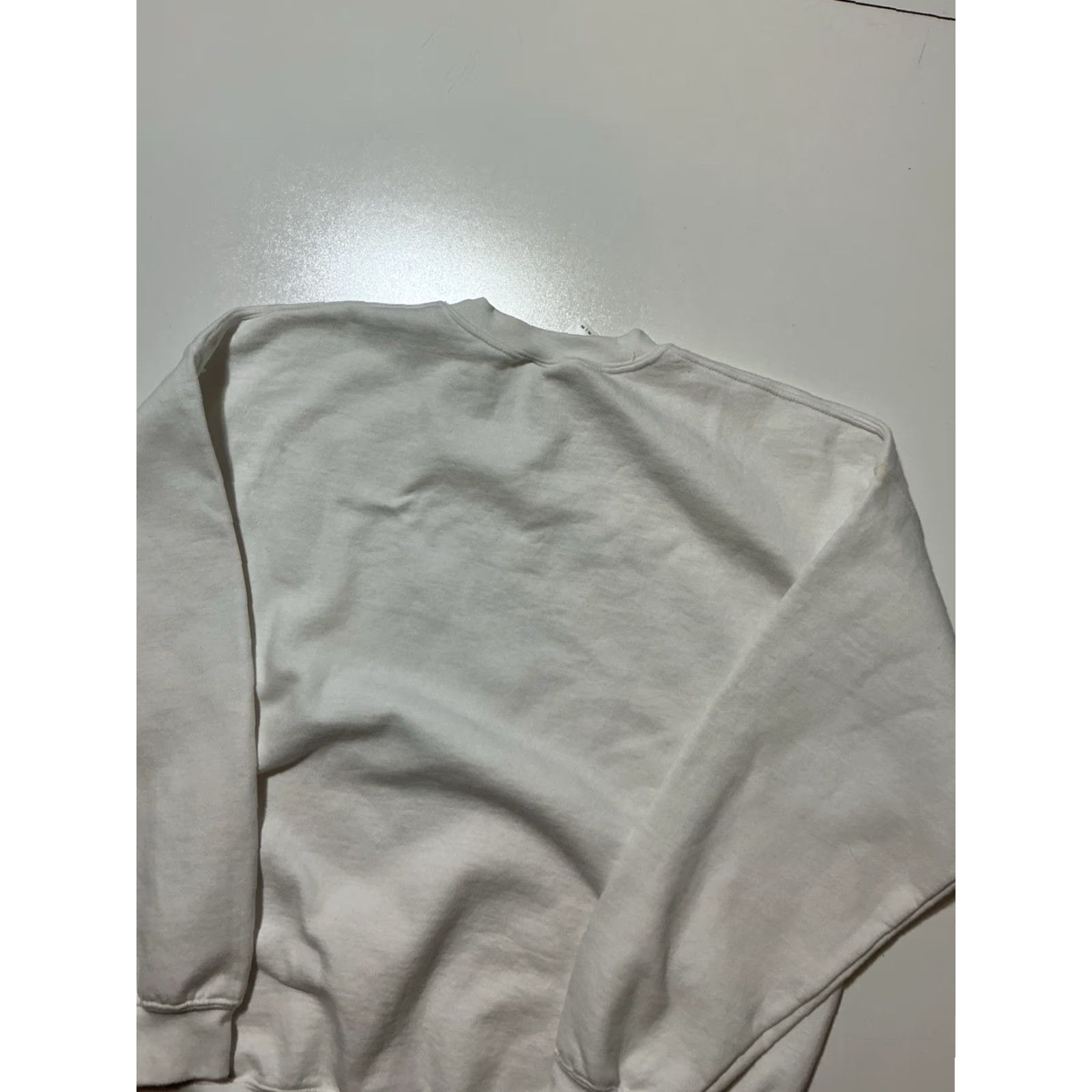 Gildan VINTAGE Chromatics Shadow Take Me Down With You Last Time Johnny Jewel Sweatshirt XL Unisex Adults White Pullover Fleece Sweatshirt Pink Accent? Size US XL / EU 56 / 4 - 4 Thumbnail
