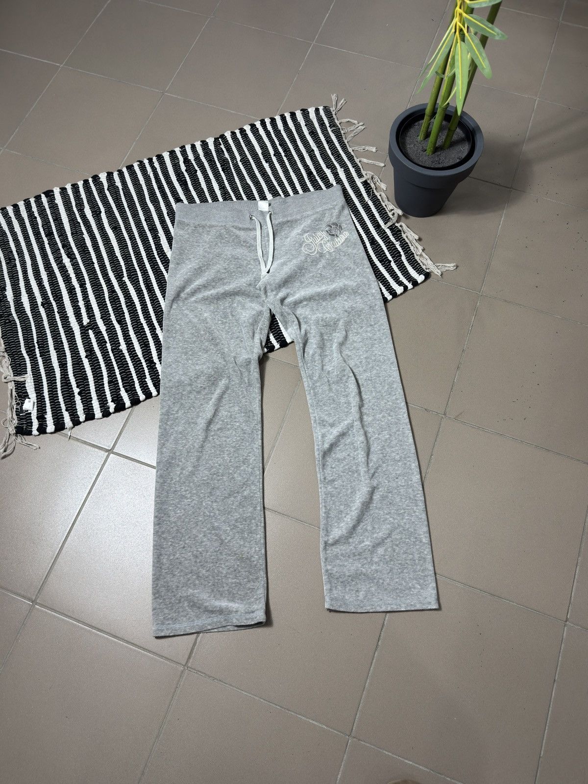 Juicy Couture VINTAGE JUICY COUTURE VELOUR PANTS Size 28" / US 6 / IT 42 - 1 Thumbnail