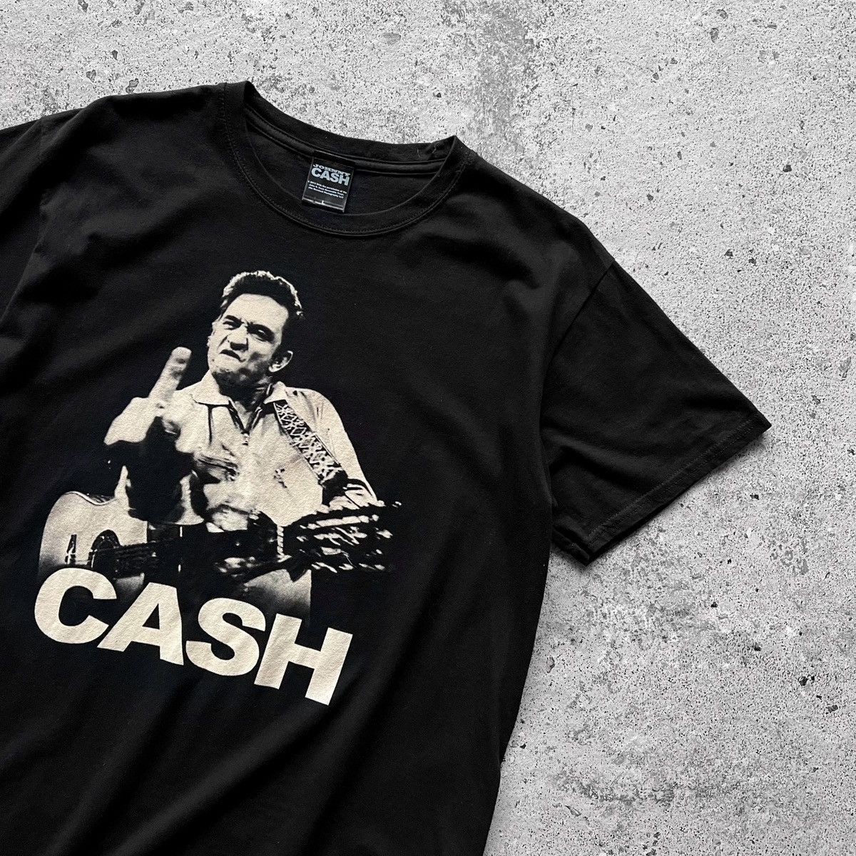 Band Tees Johnny Cash With Guitar Mens Black SS T-Shirt Big Print Size US L / EU 52-54 / 3 - 2 Thumbnail