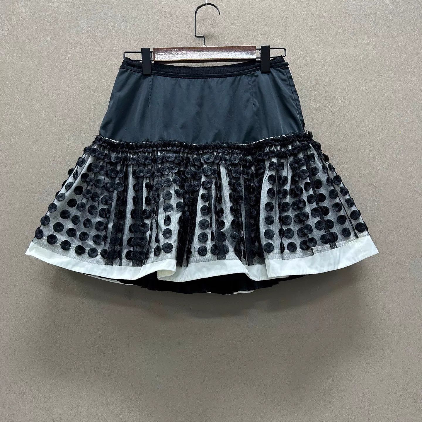 Louis Vuitton Louis Vuitton Polka-Dot High-Waist Mini Skirt S 99N Size 26" / US 2 / IT 38 - 1 Thumbnail