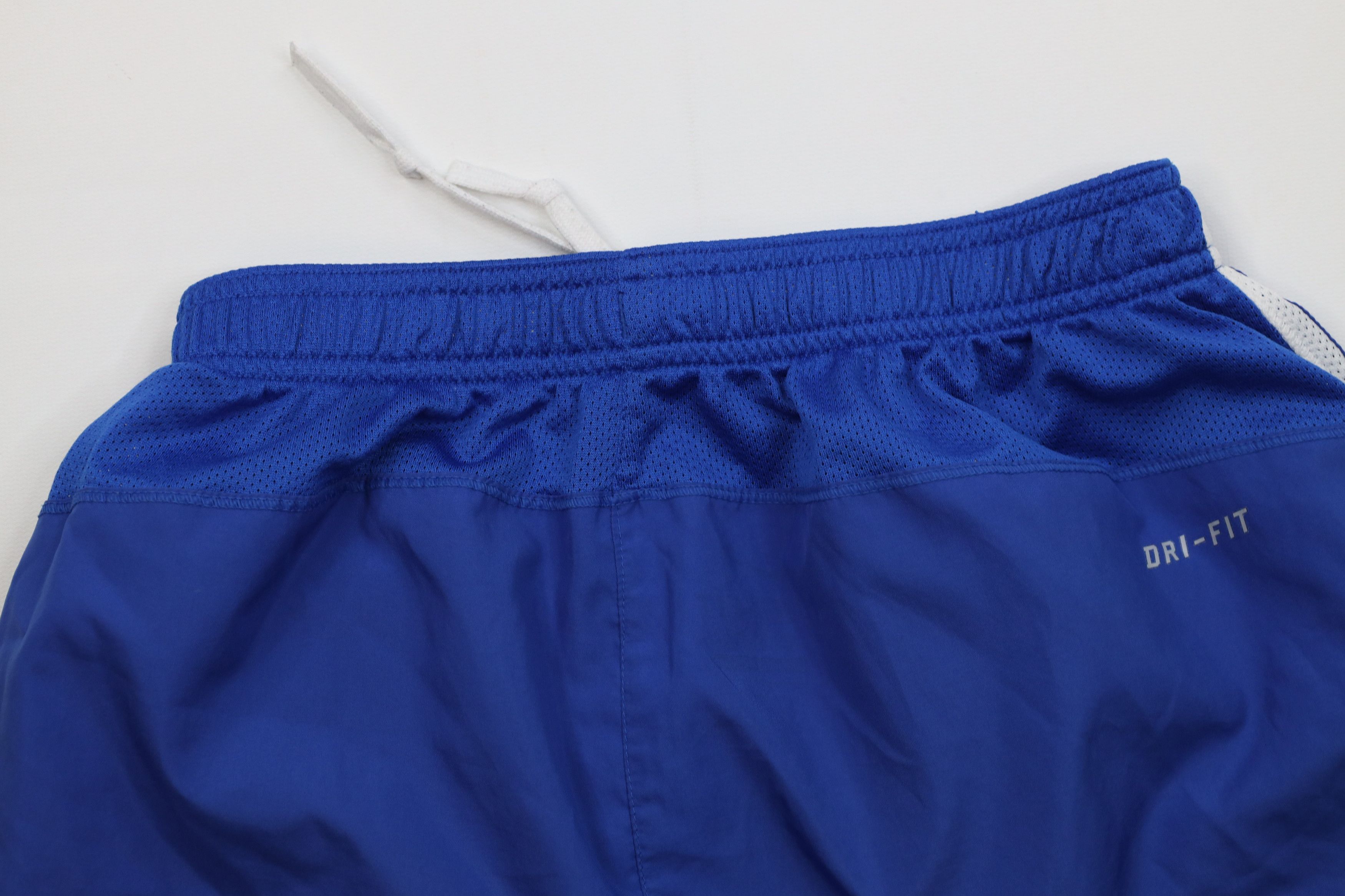 Nike Vintage Y2K Nike Mini Swoosh Running Jogging Soccer Shorts Size US 30 / EU 46 - 8 Thumbnail