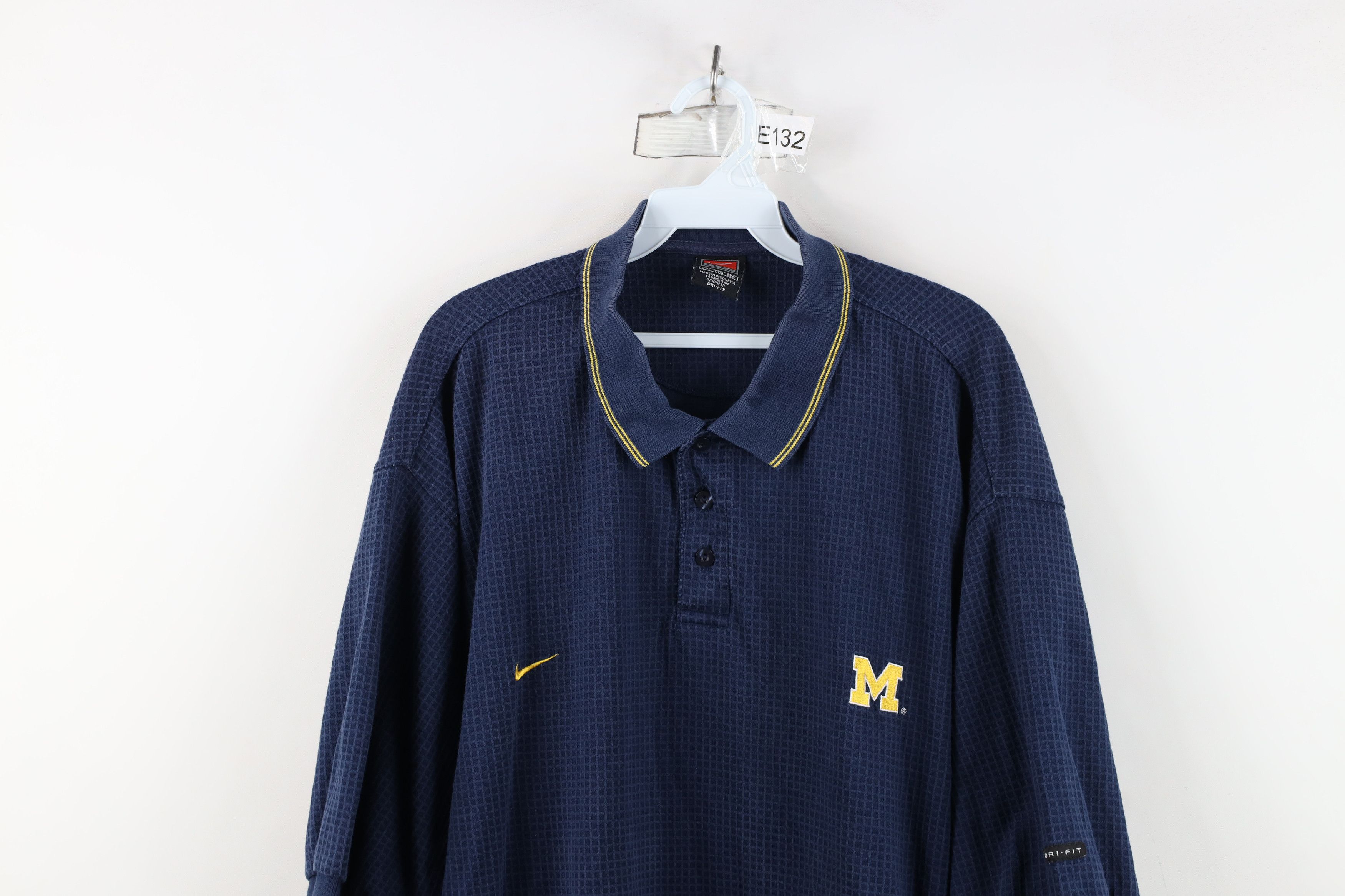 Nike Vintage Nike Mini Swoosh University of Michigan Thermal Polo Size US XXL / EU 58 / 5 - 2 Thumbnail