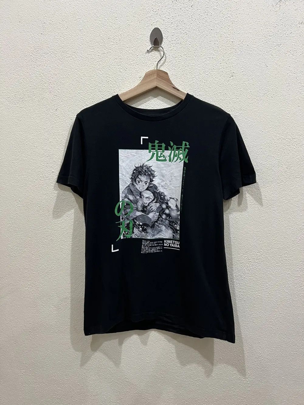Cartoon Network × Uniqlo Kimetsu No Yaiba Uniqlo Tshirt Size US S / EU 44-46 / 1 - 2 Thumbnail