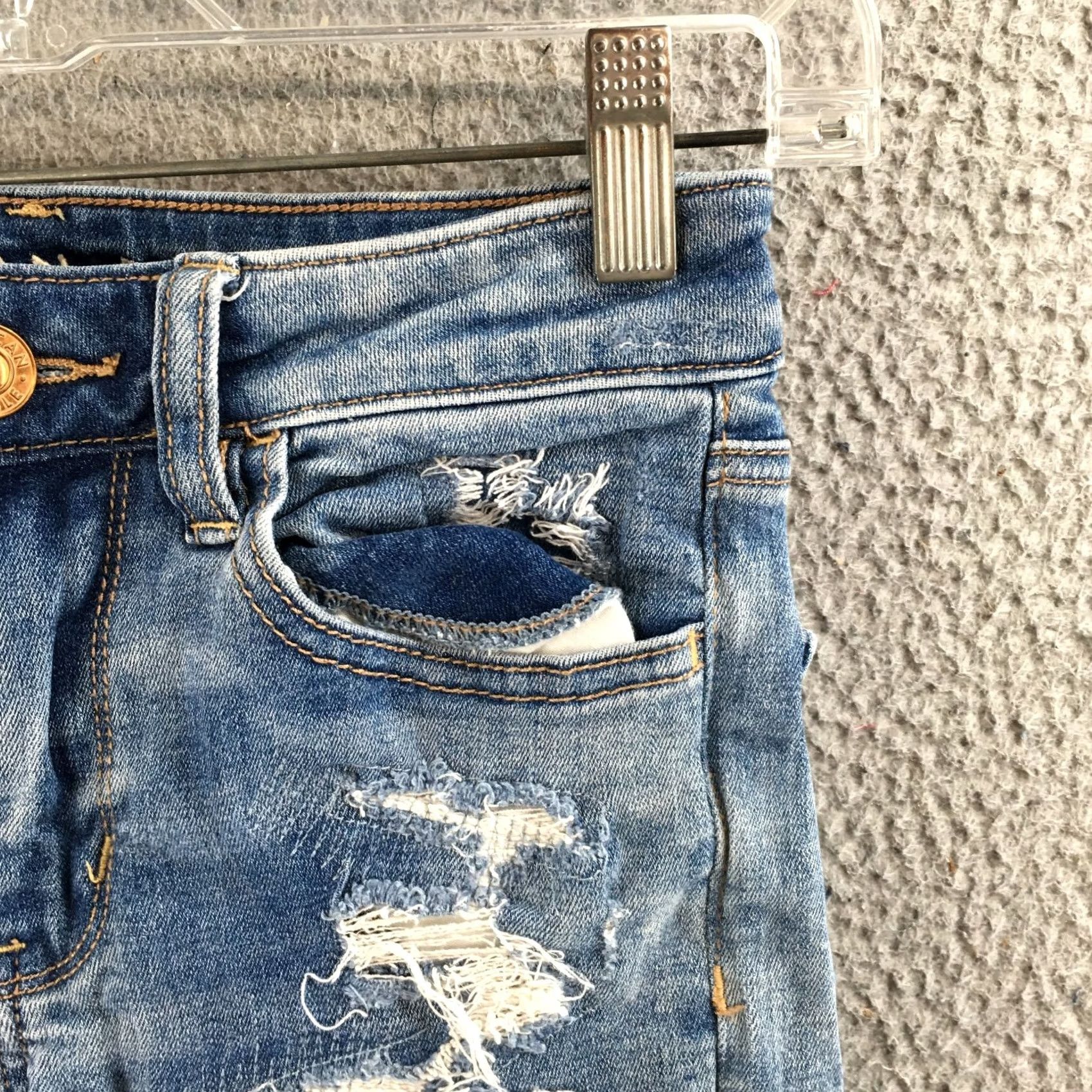 American Eagle Outfitters American Eagle Jeans Womens 00 Short Skinny Low Rise Zip Fly Distressed Blue Jeans Size 24" / US 00 / IT 34 - 4 Thumbnail