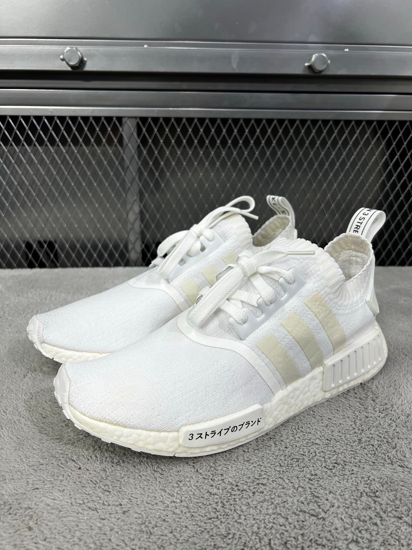 Adidas Adidas White Lowtop Sneakers 43 Men Size US 10 / EU 43 - 1 Thumbnail