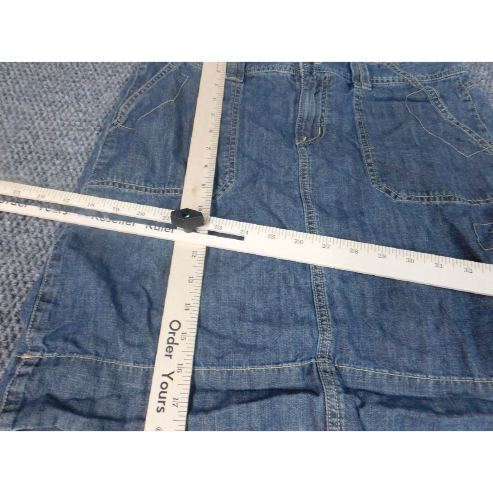 Vintage GH Bass & Co Womens Skirt A-Line Long Denim Blue 6 Regular Cotton Denim Solid Ruffle Zip Casual Designer Flower Lined Vintage No Rise Information? Size 28" / US 6 / IT 42 - 4 Thumbnail