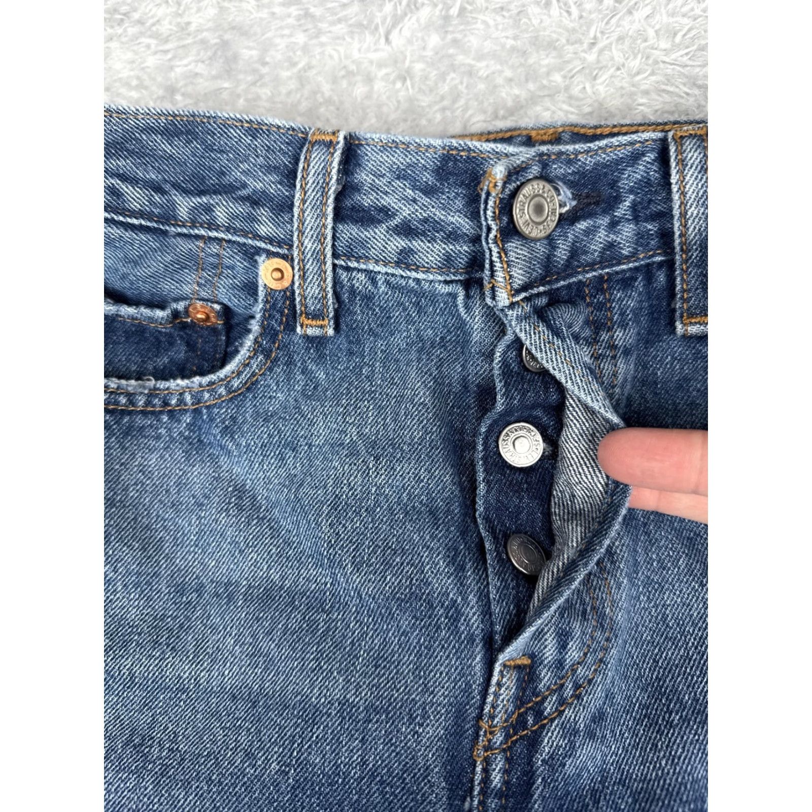 Levi's Levis Premium Jeans Womens 26 Blue Wedgie Straight High Rise Distressed Raw Hem Size 26" / US 2 / IT 38 - 5 Thumbnail