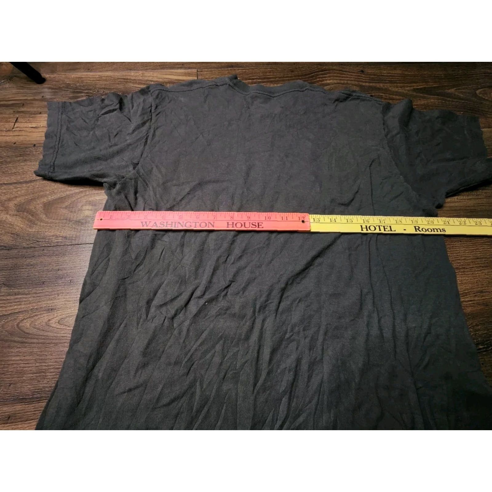 Logo 7 Queen Classic Rock T Shirt Mens Gray L Logo Band Tee Size US L / EU 52-54 / 3 - 3 Thumbnail